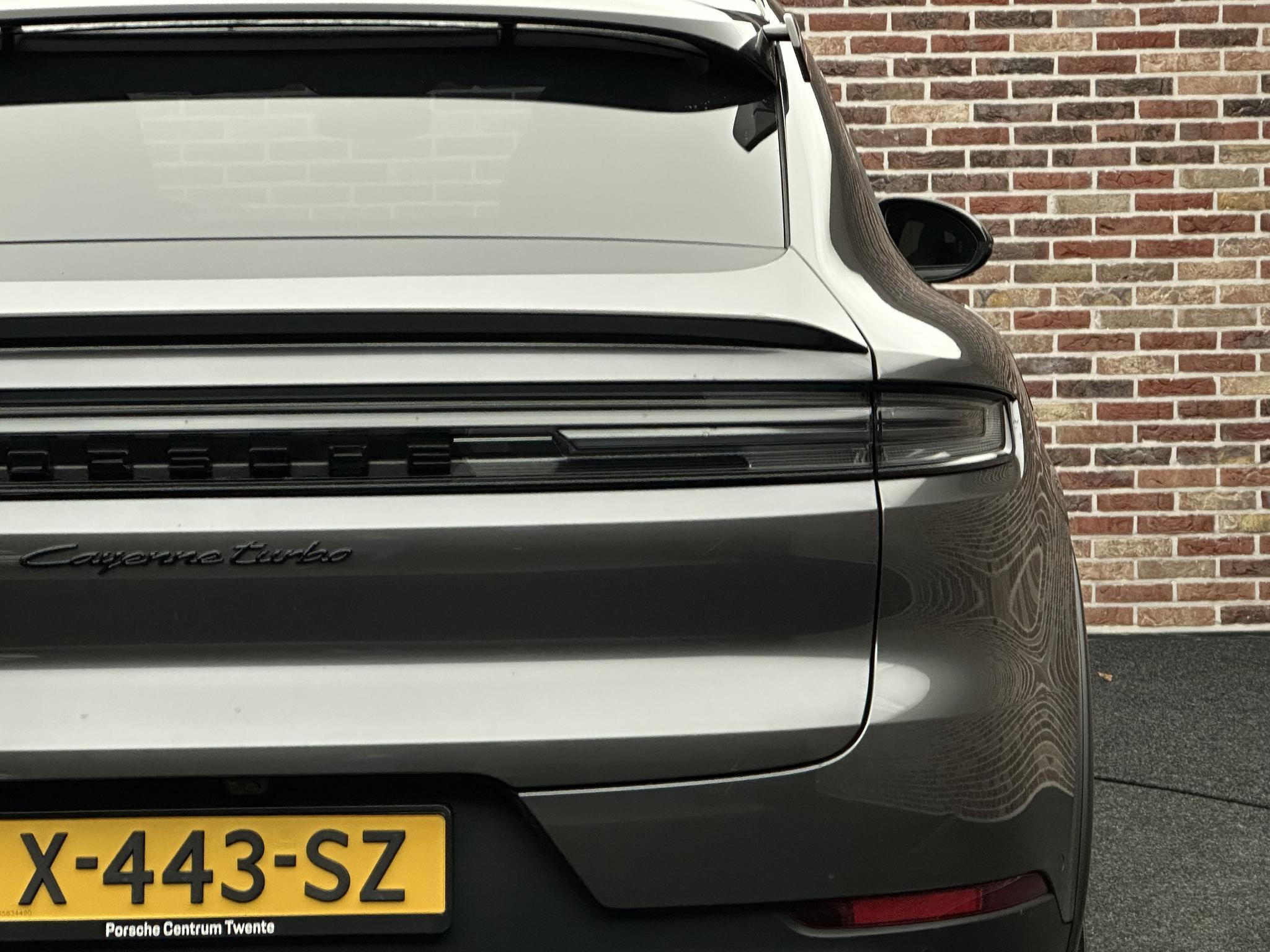 Foto van Porsche Cayenne Turbo E-hybrid