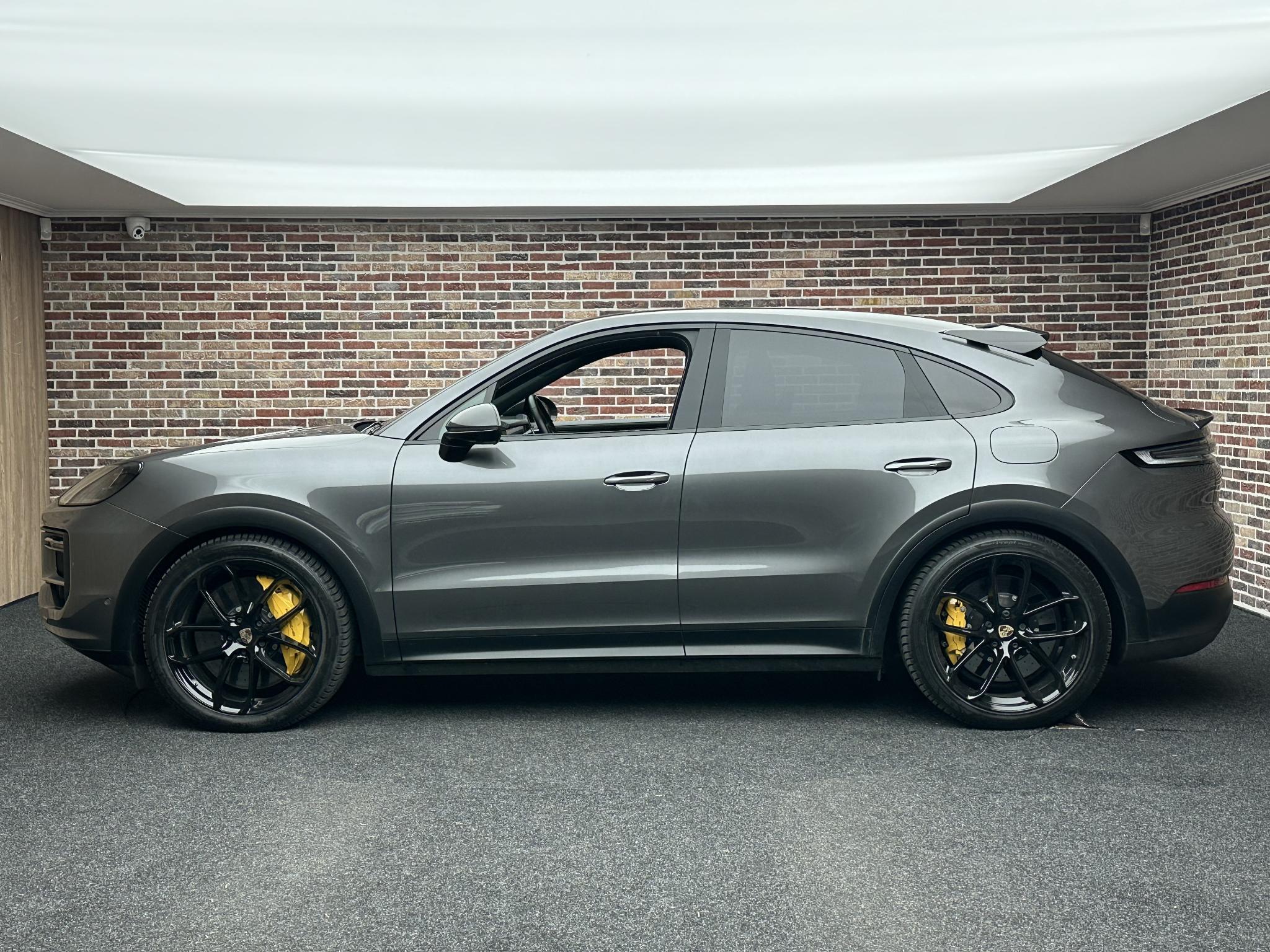 Foto van Porsche Cayenne Turbo E-hybrid
