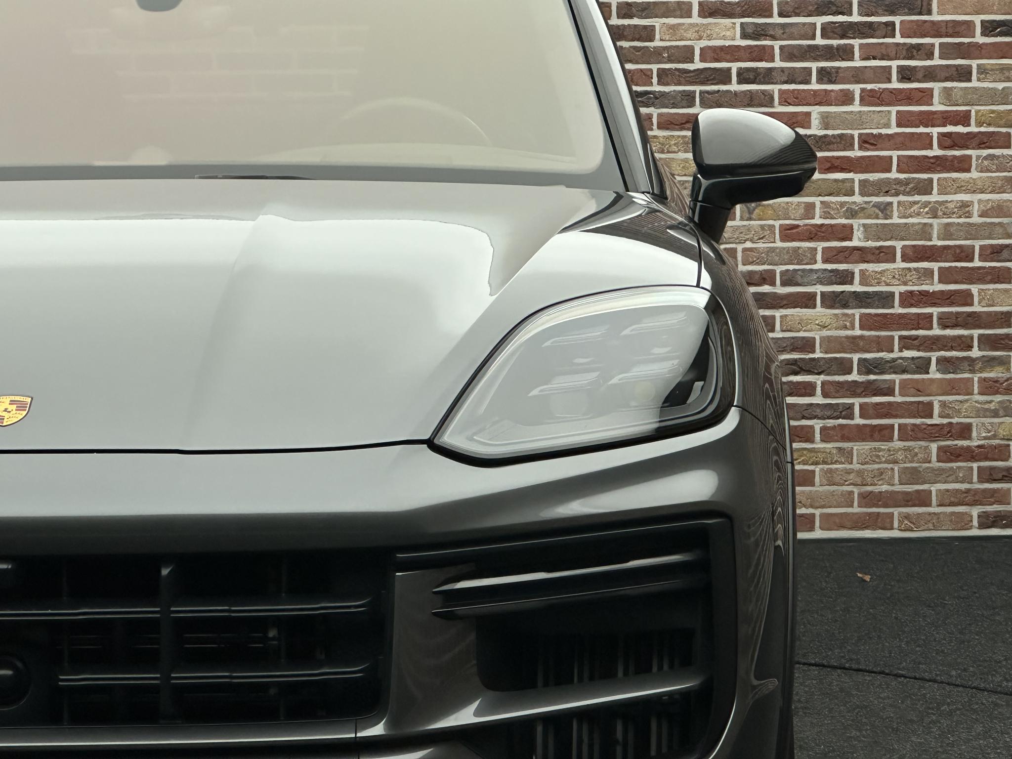Foto van Porsche Cayenne Turbo E-hybrid
