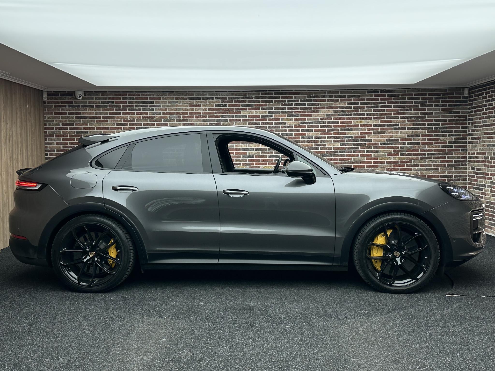 Foto van Porsche Cayenne Turbo E-hybrid