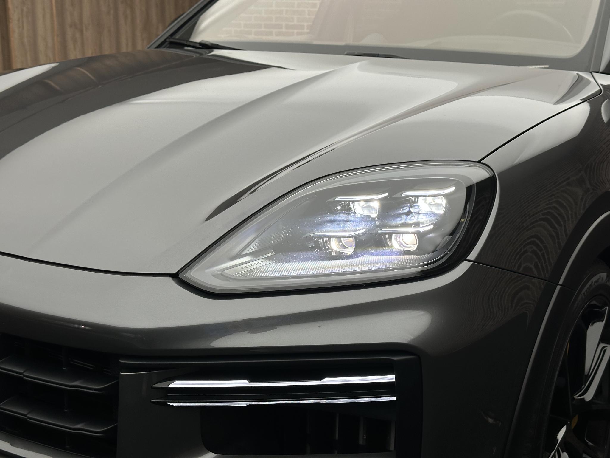 Foto van Porsche Cayenne Turbo E-hybrid