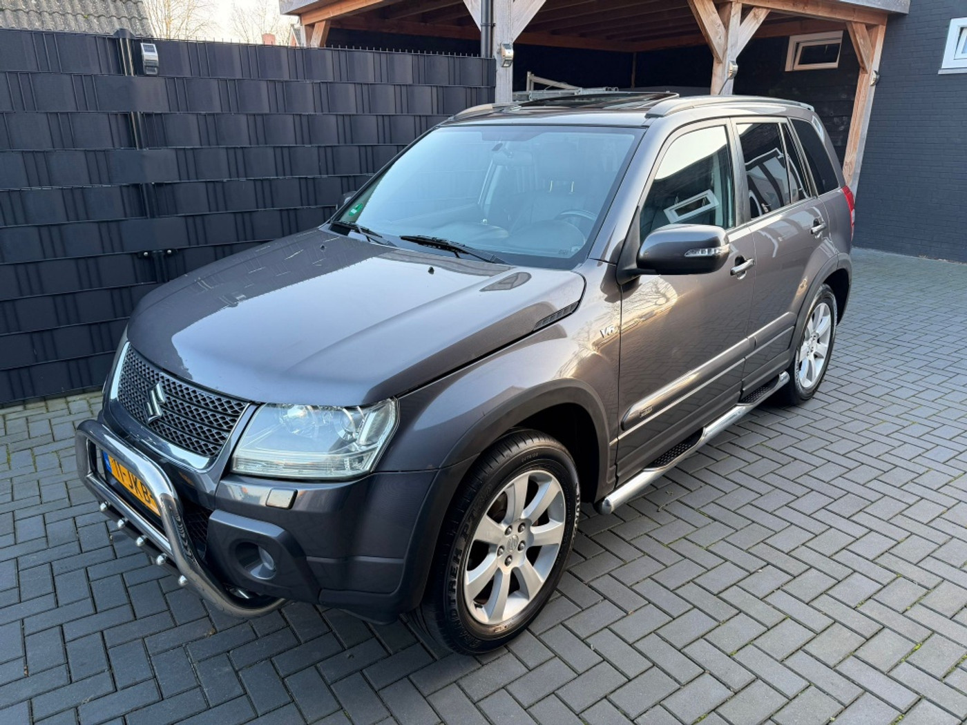 Suzuki Grand Vitara 3.2 V6 4WD 2009 - voorkant