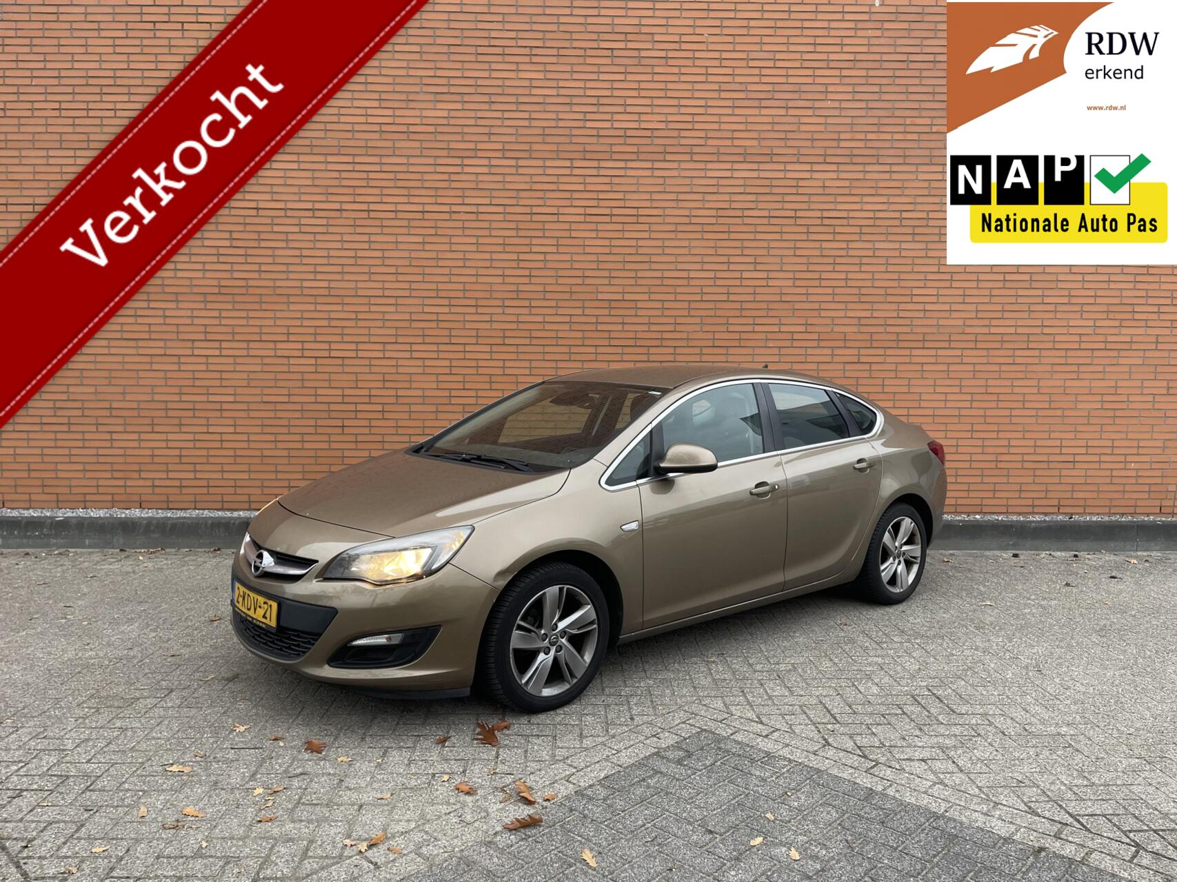 Opel Astra Notchback 1.4 Turbo 2013 287DKM | NAP | CRUISE | EXPORT 2013 - voorkant