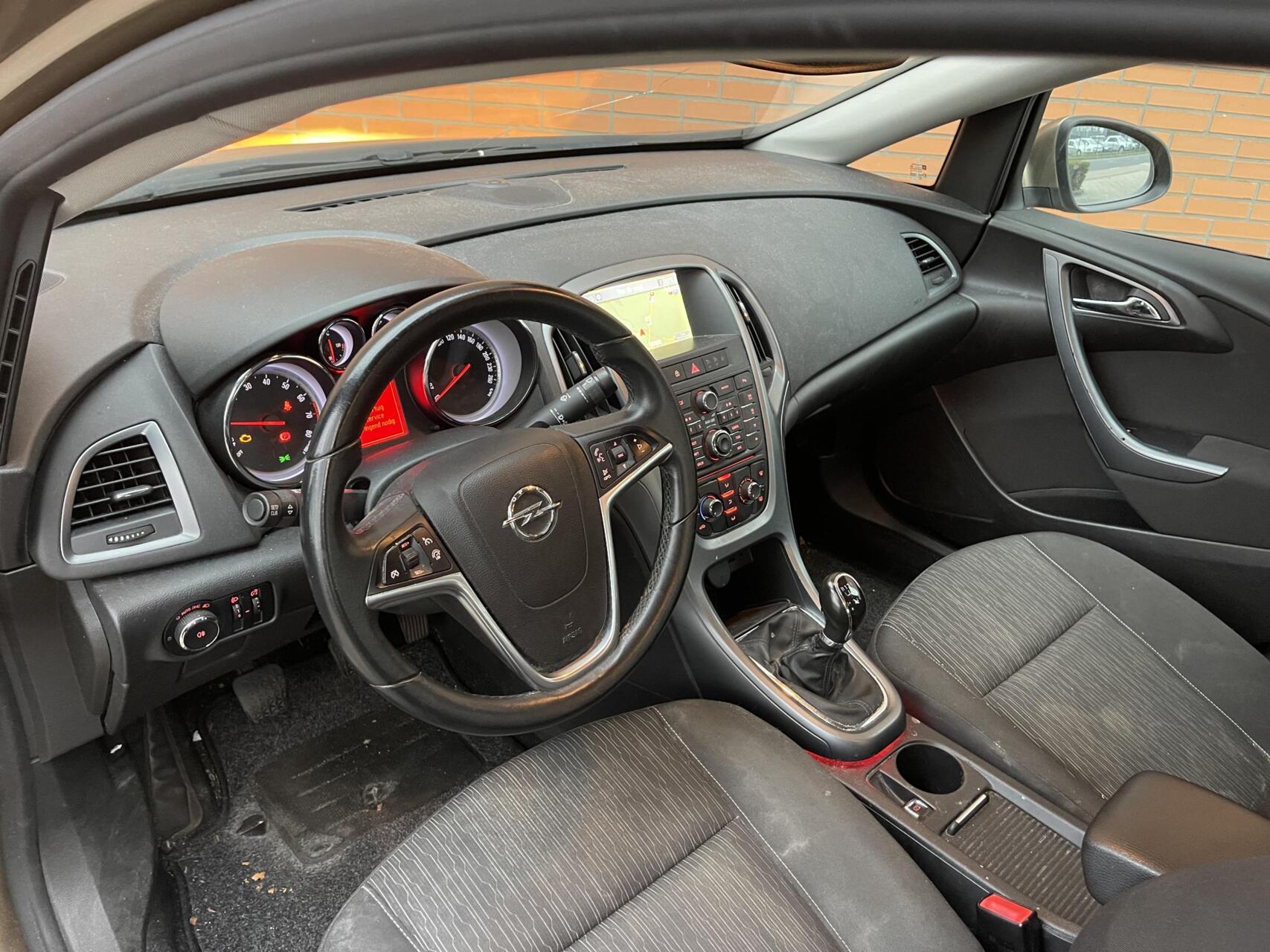 Foto van Opel Astra Notchback