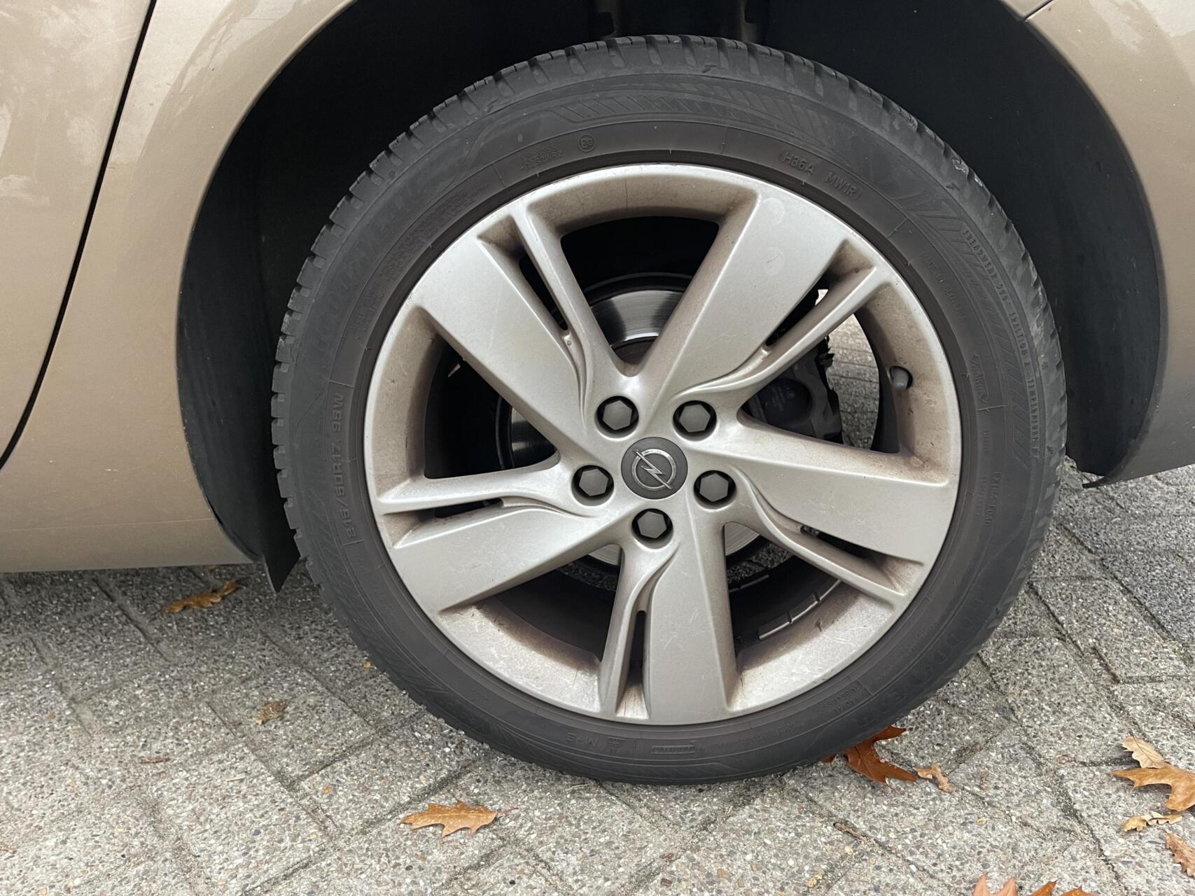 Foto van Opel Astra Notchback