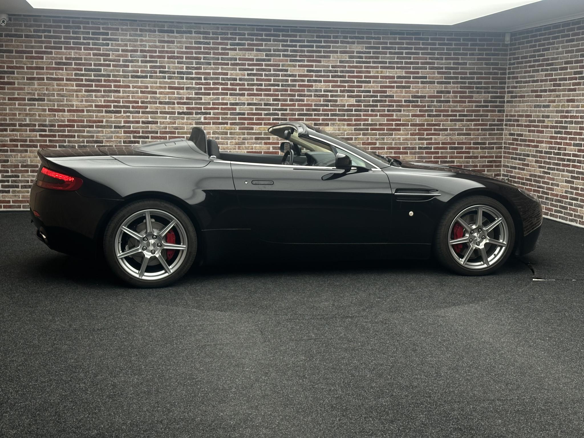 Foto van Aston Martin V8 Vantage Roadster