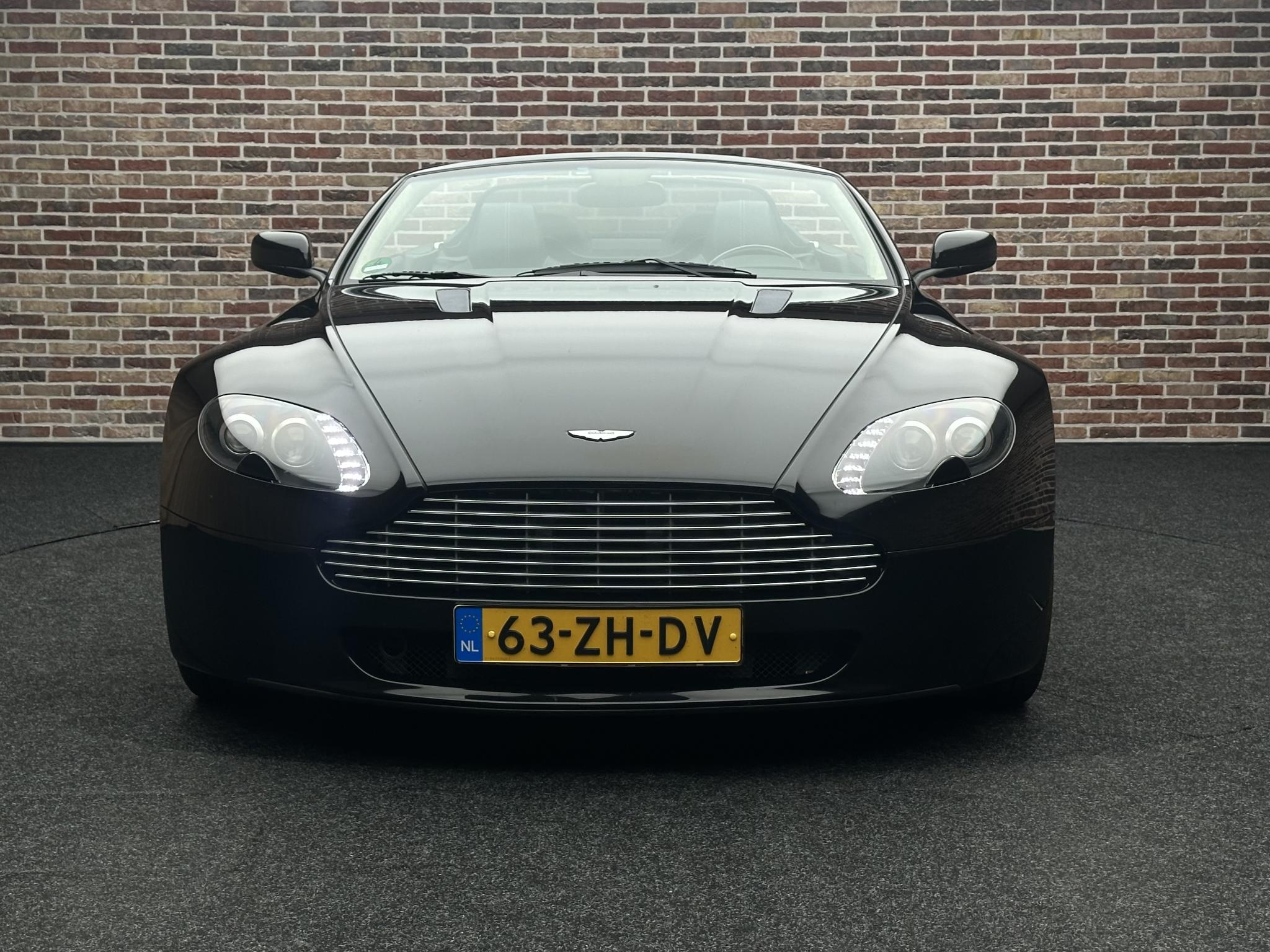 Foto van Aston Martin V8 Vantage Roadster
