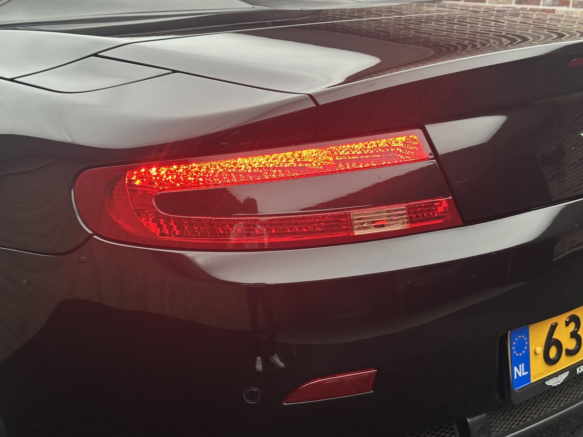 Foto van Aston Martin V8 Vantage Roadster