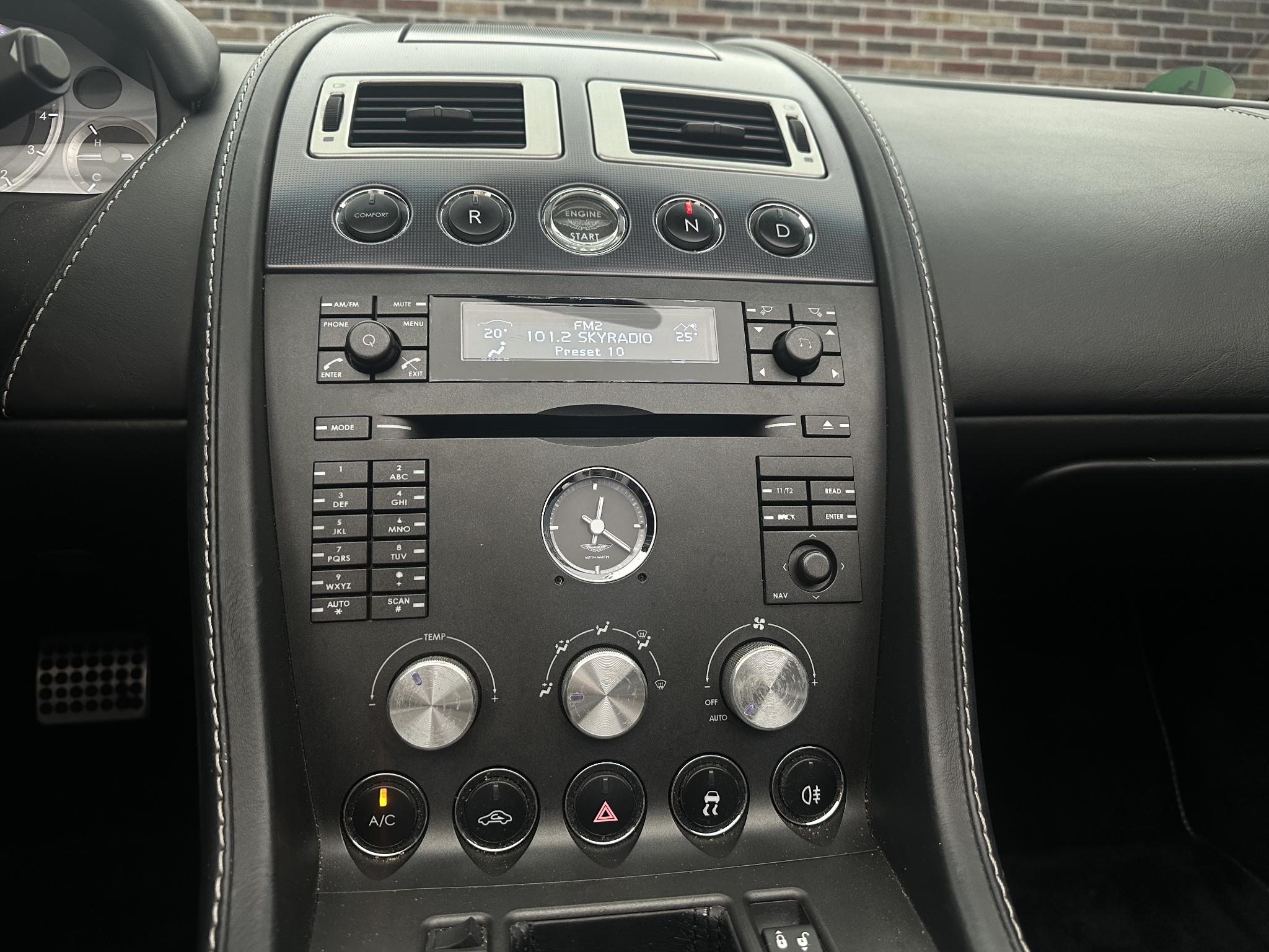 Foto van Aston Martin V8 Vantage Roadster