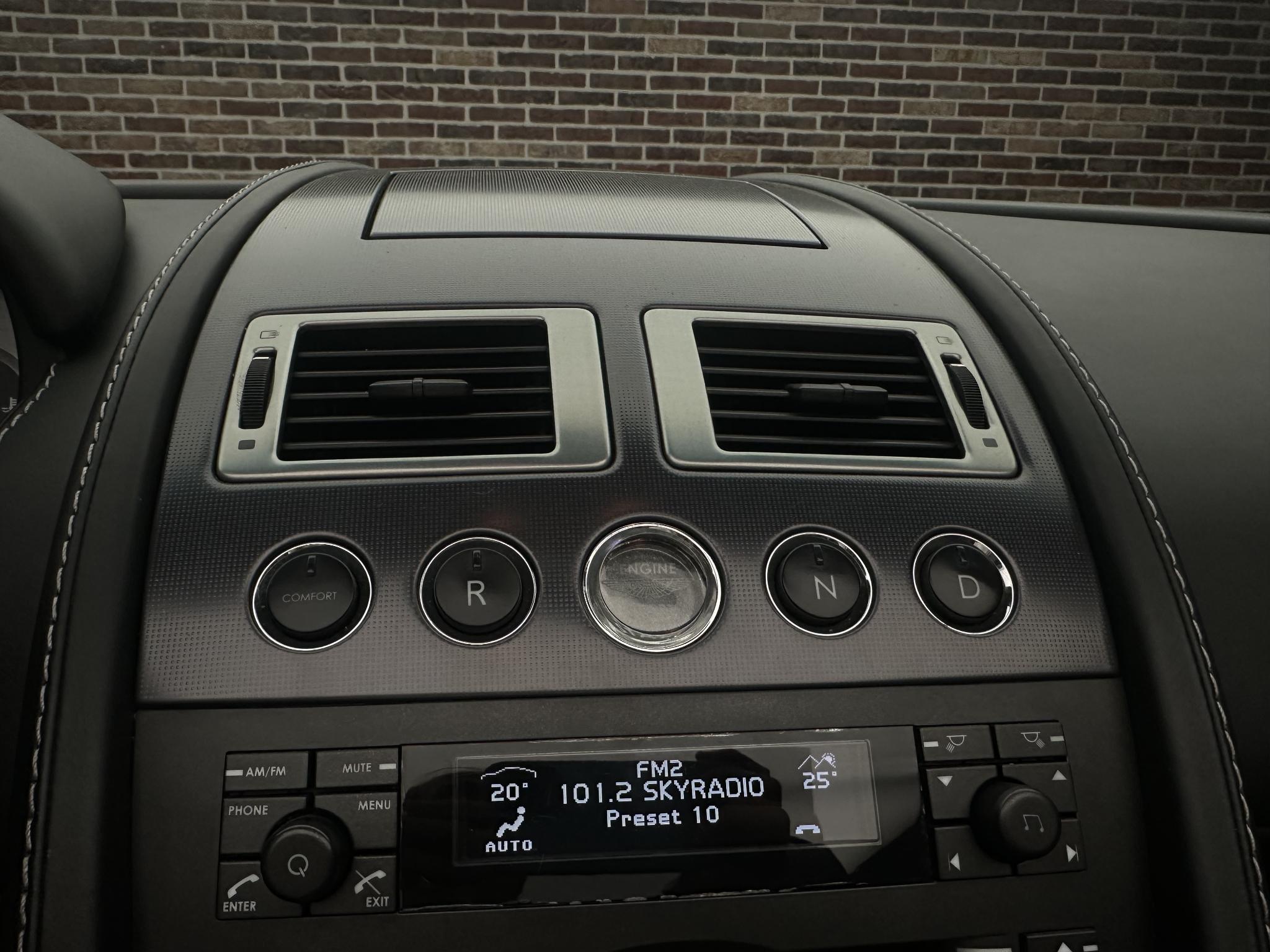 Foto van Aston Martin V8 Vantage Roadster
