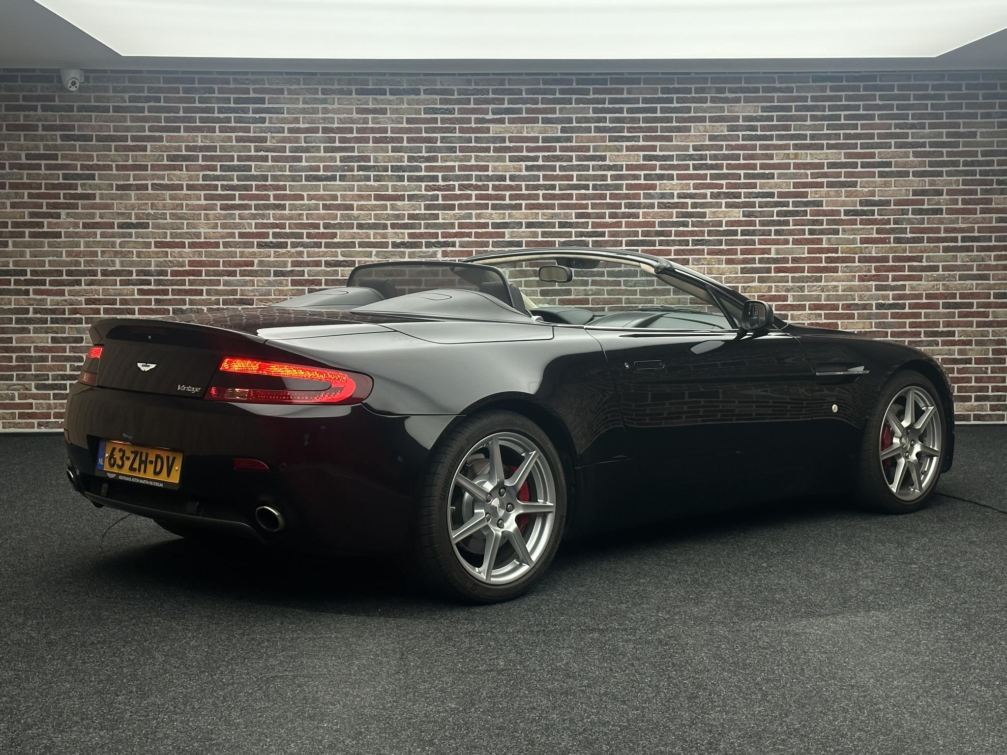 Foto van Aston Martin V8 Vantage Roadster