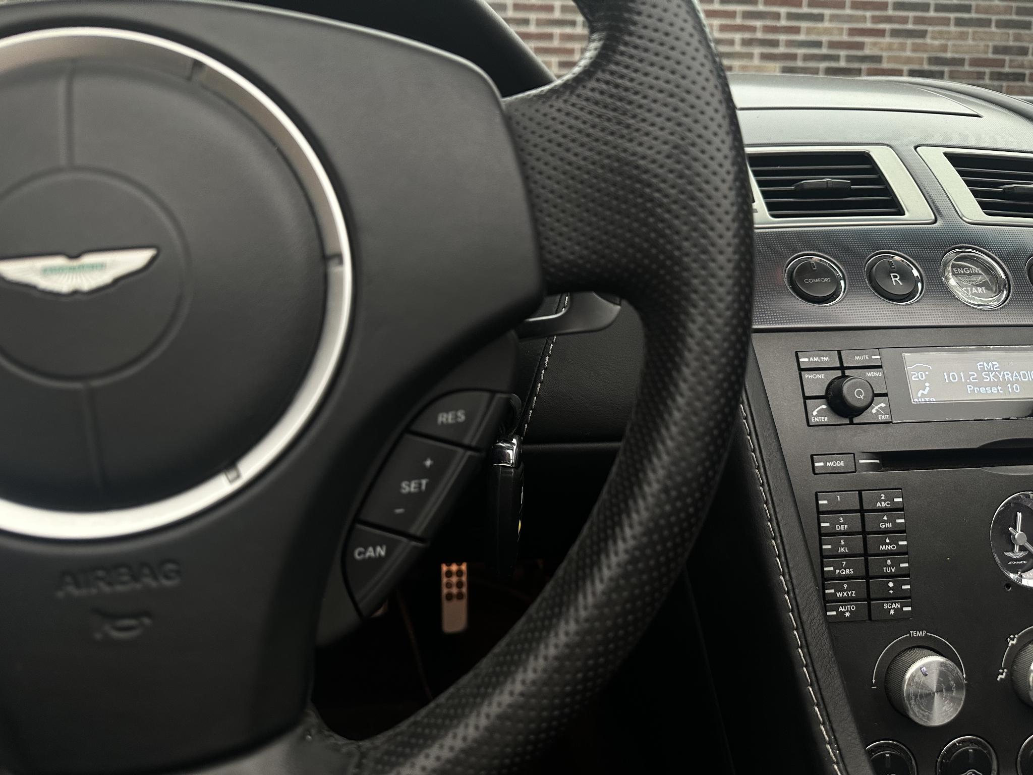 Foto van Aston Martin V8 Vantage Roadster