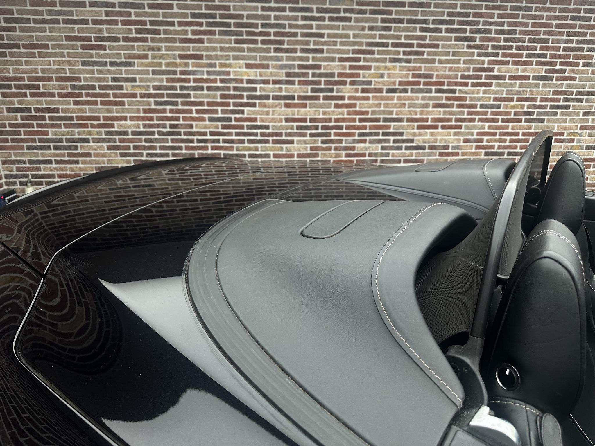 Foto van Aston Martin V8 Vantage Roadster