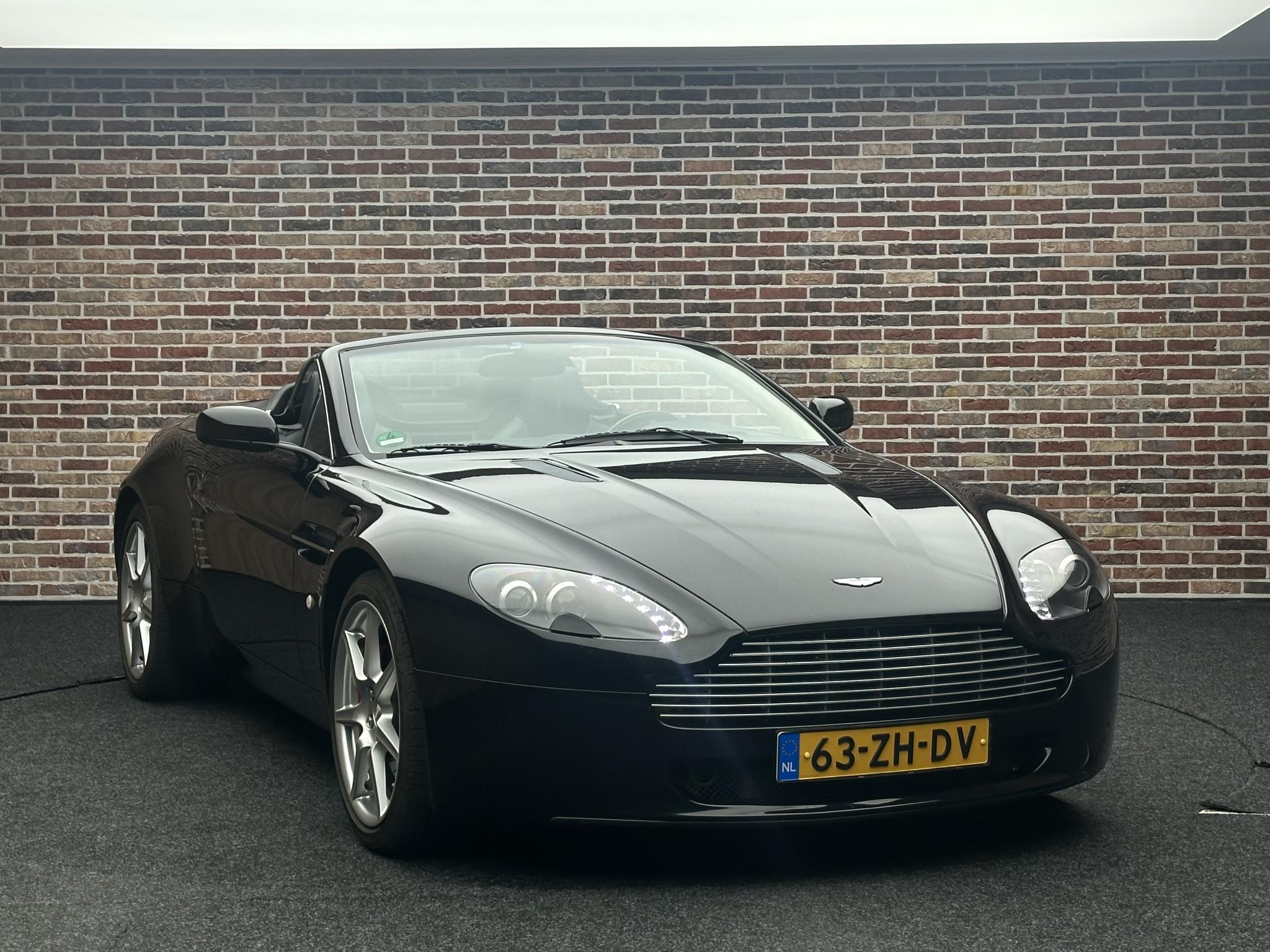 Foto van Aston Martin V8 Vantage Roadster