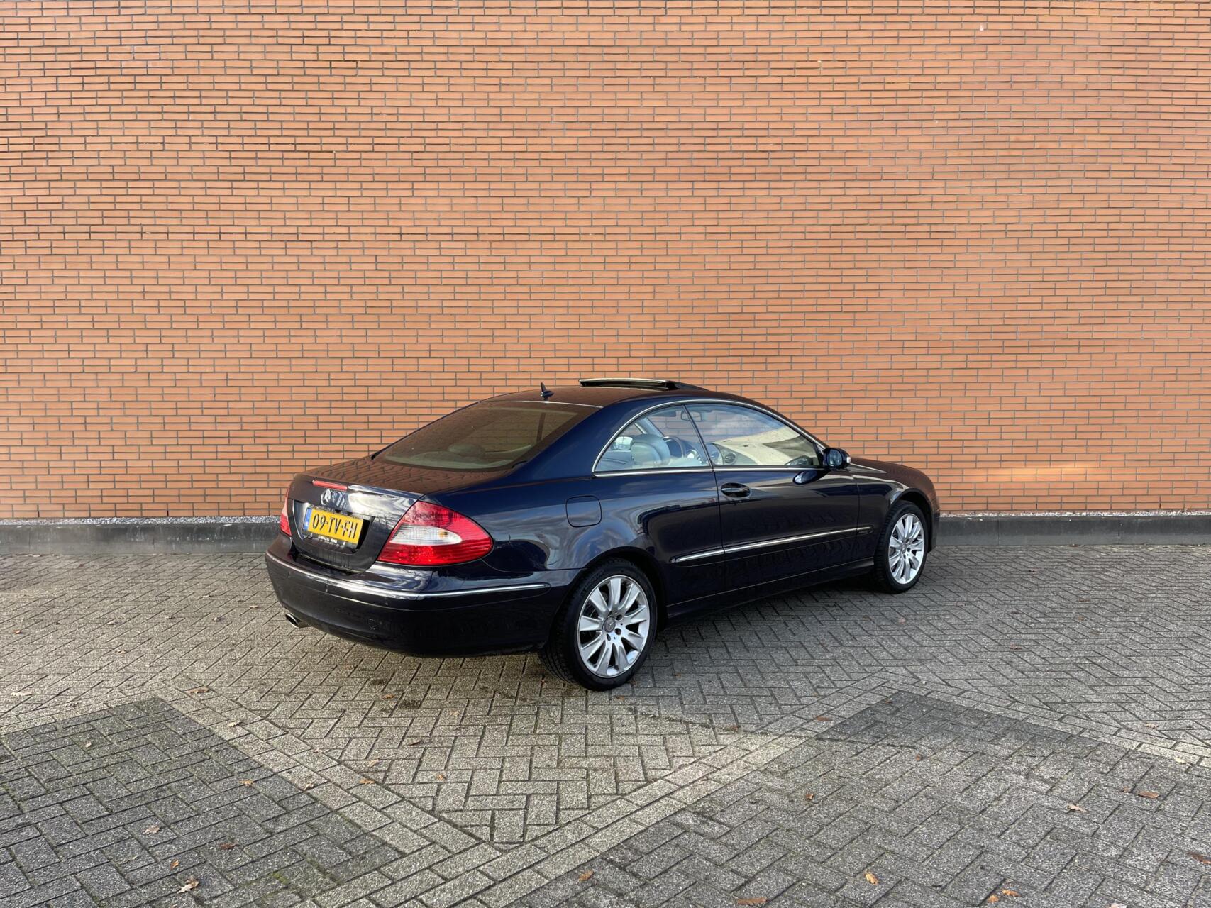 Foto van Mercedes-Benz CLK 350