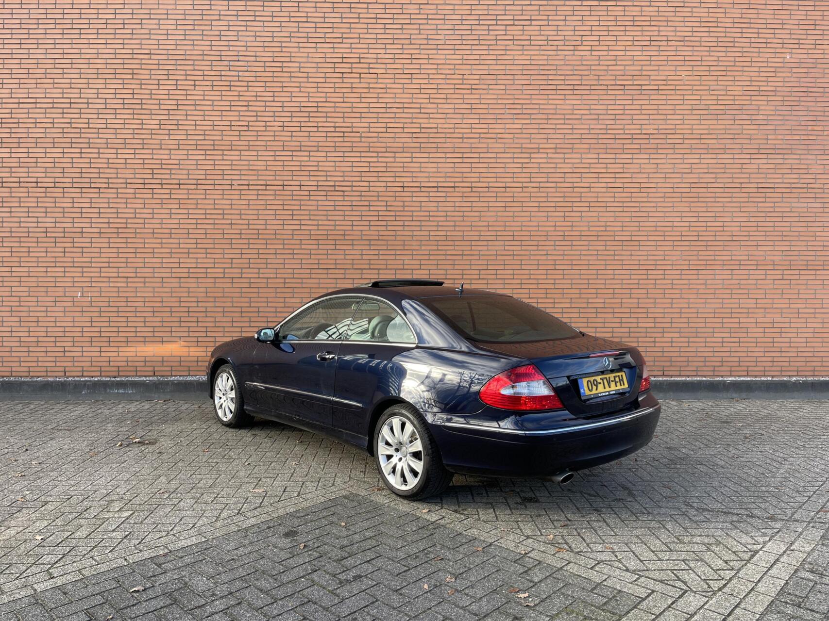Foto van Mercedes-Benz CLK 350
