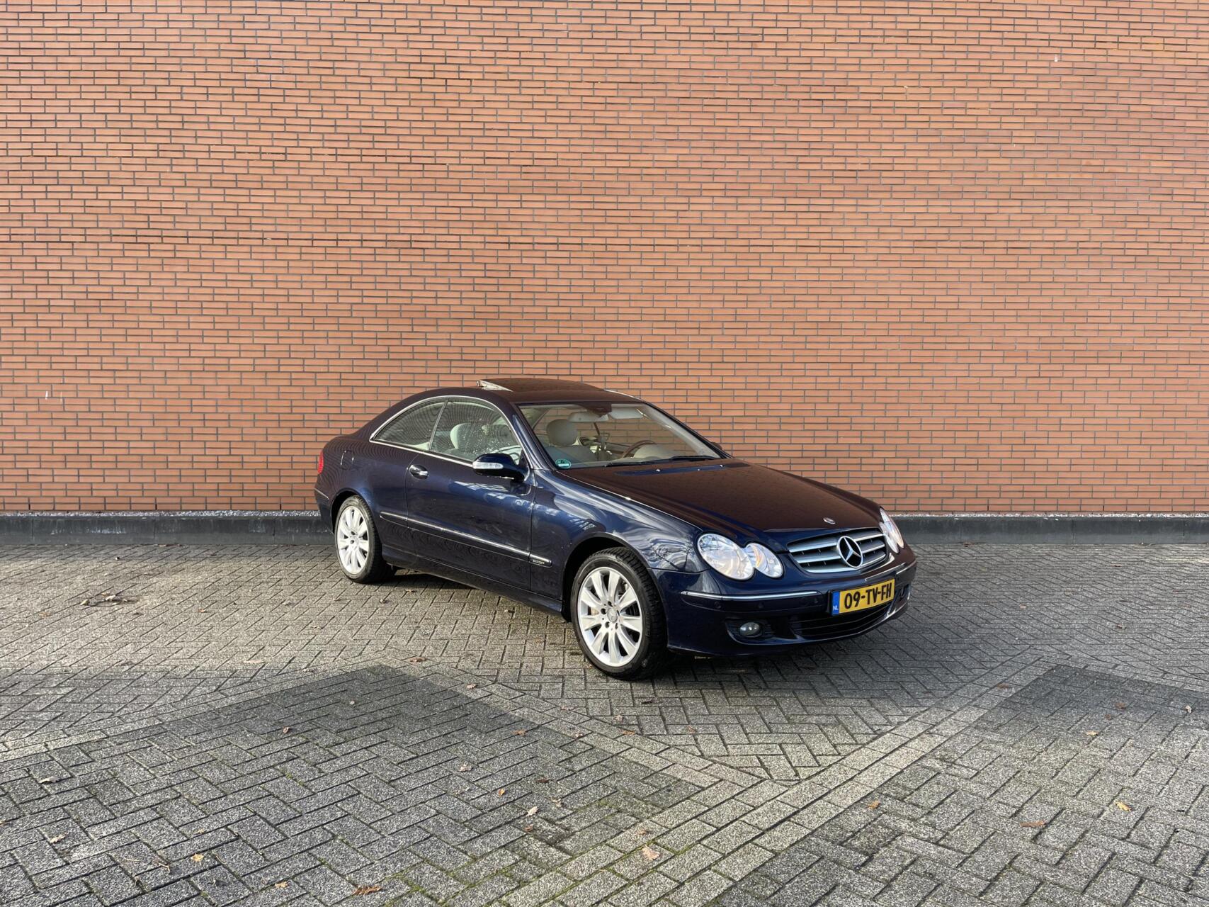 Foto van Mercedes-Benz CLK 350