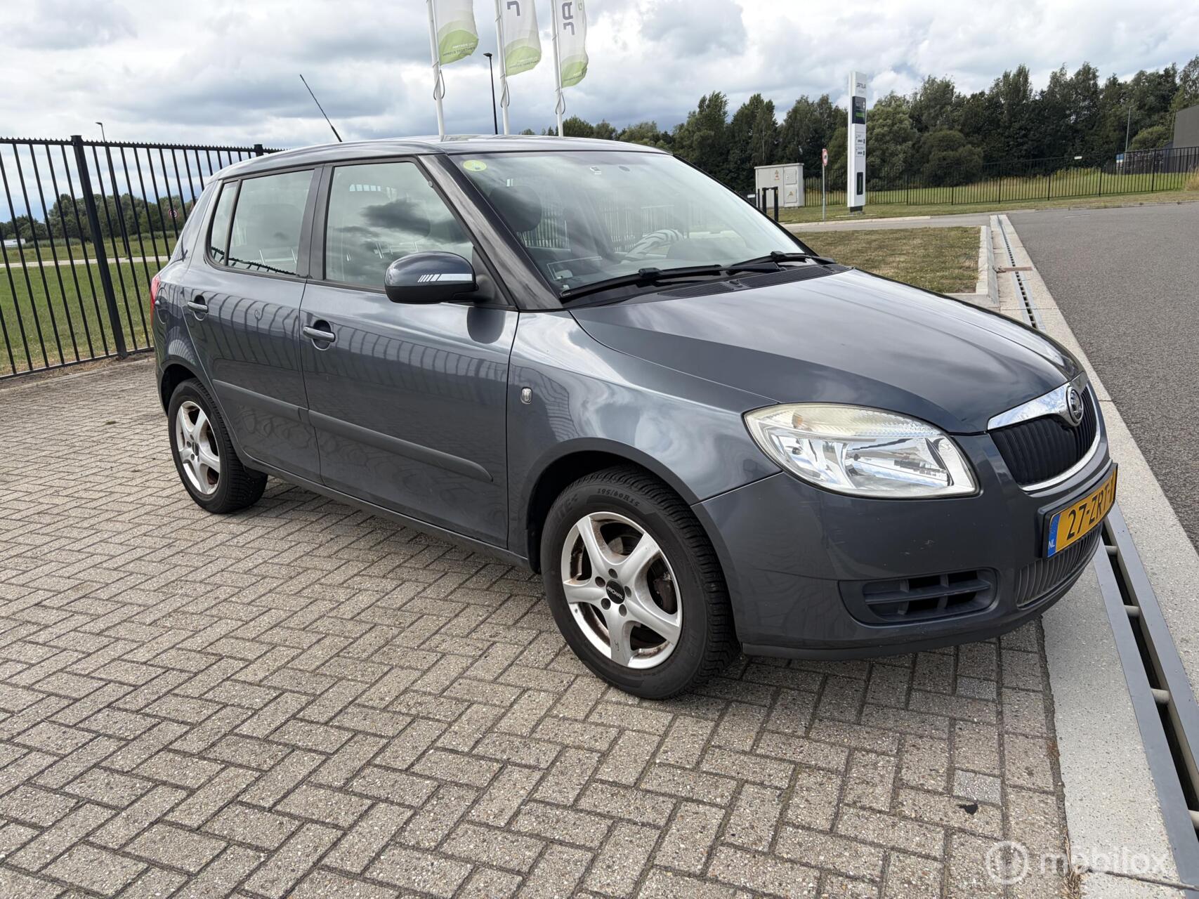 Skoda Fabia 1.4-16V Ambition Business Line 2009 - voorkant