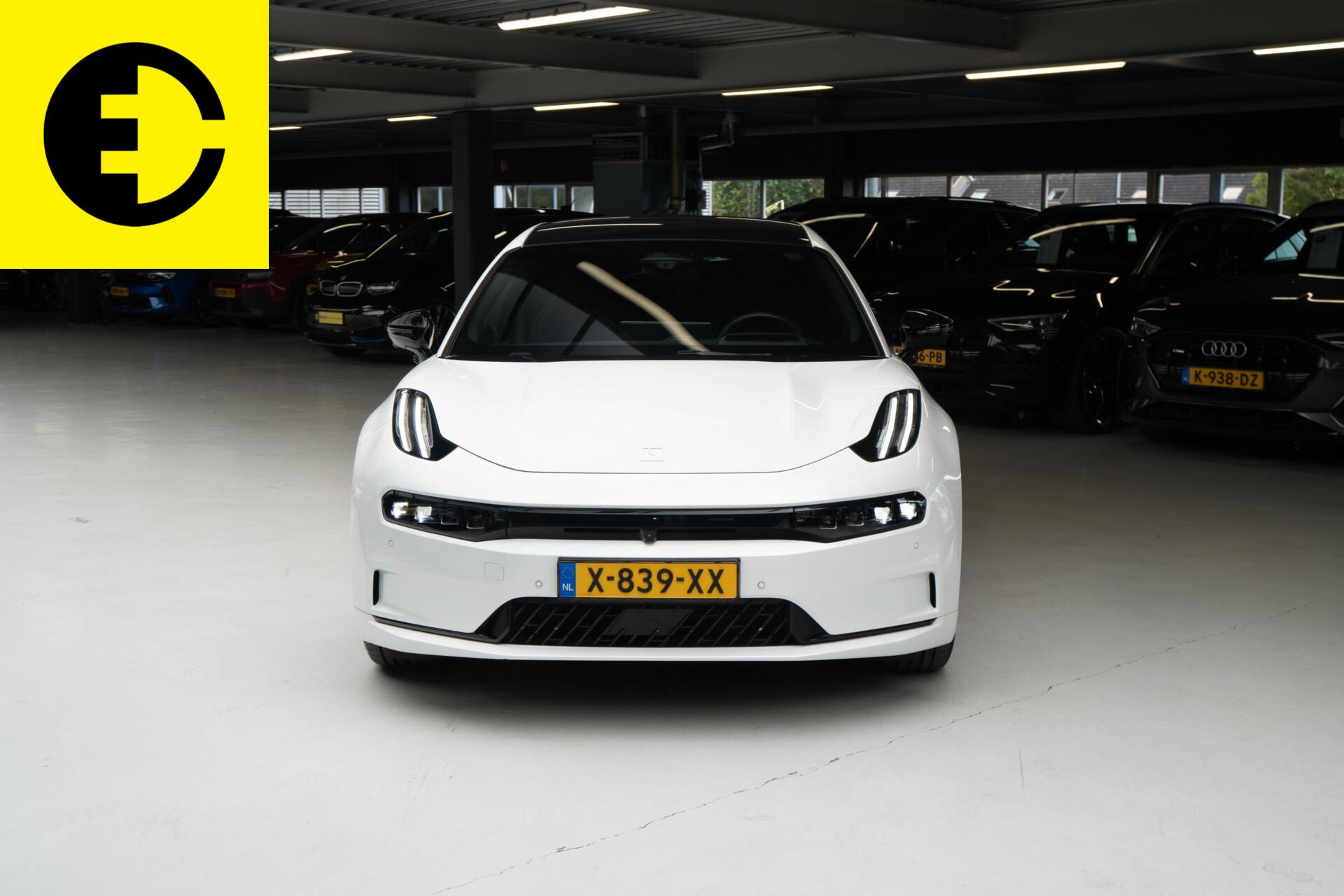 Foto van Zeekr 001