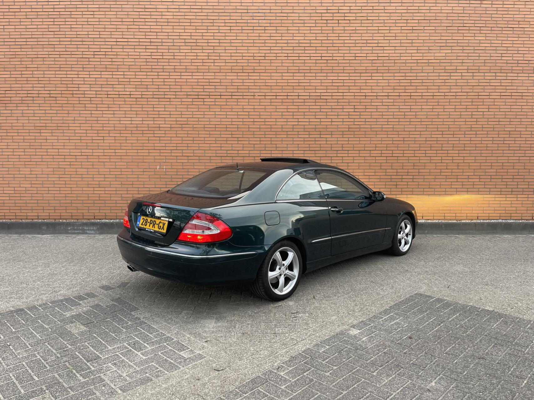 Foto van Mercedes-Benz CLK 320