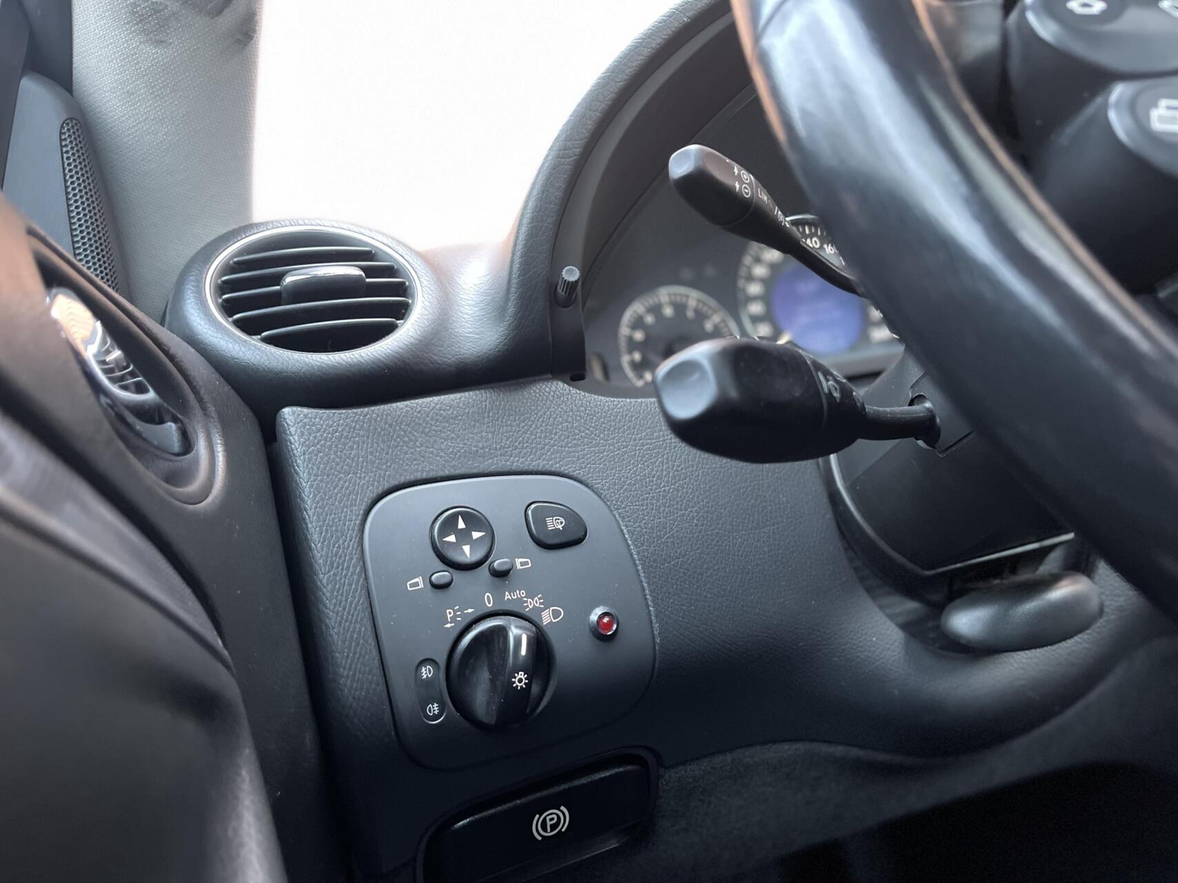 Foto van Mercedes-Benz CLK 320