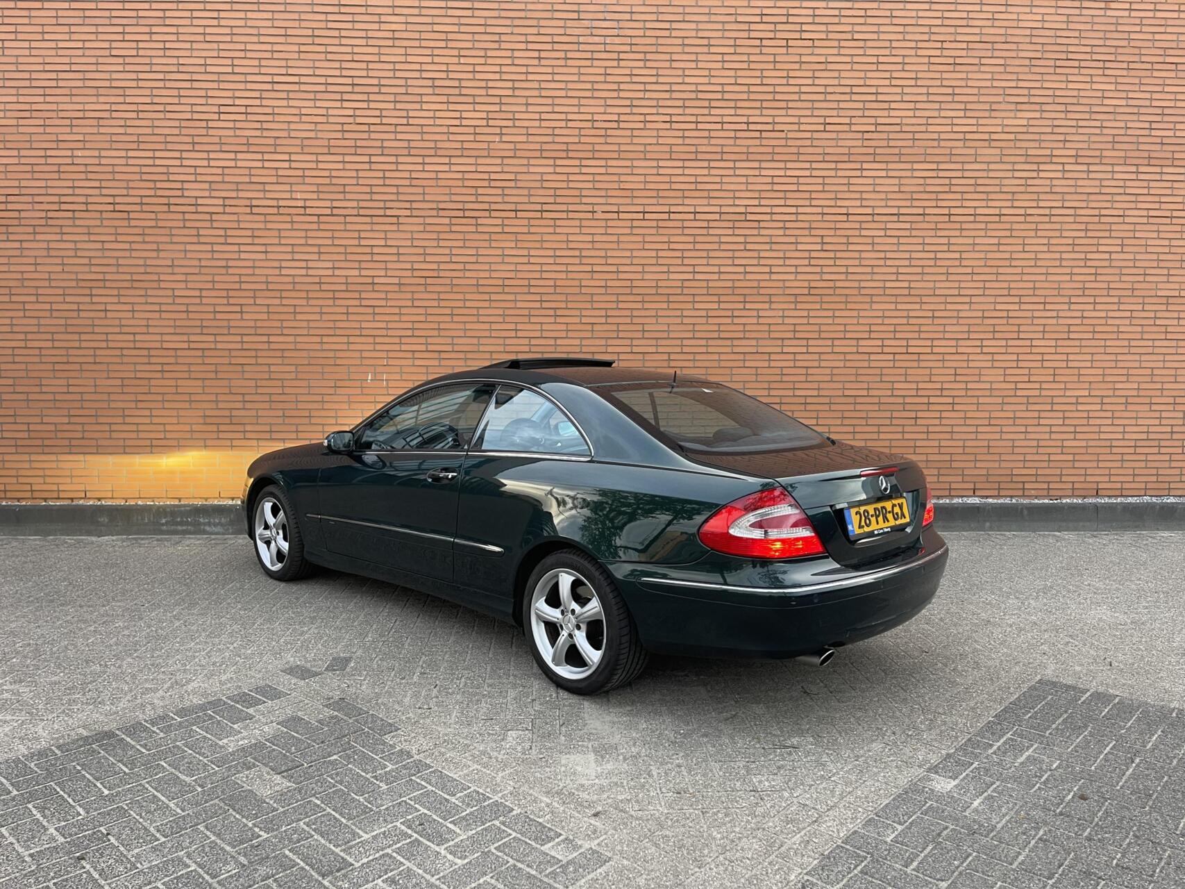 Foto van Mercedes-Benz CLK 320