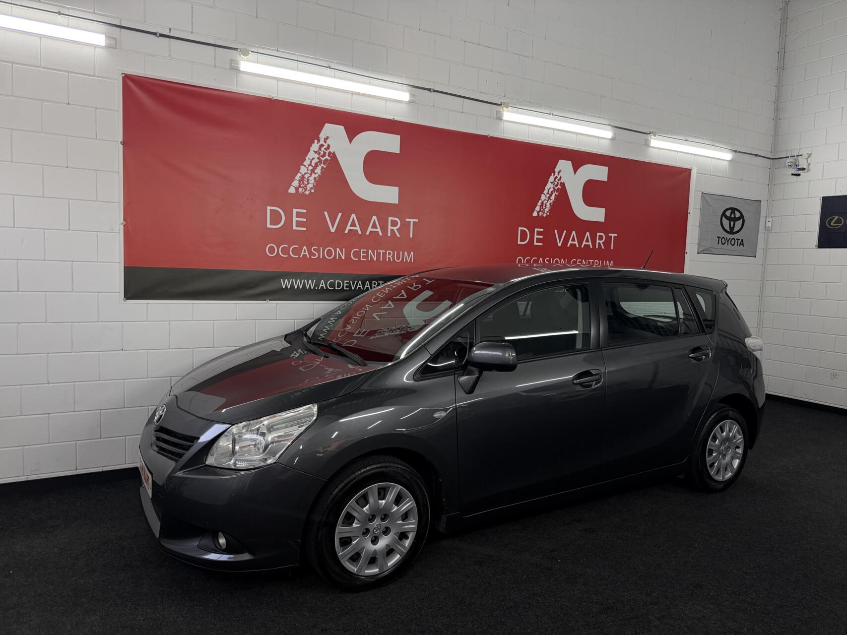 Toyota Verso 1.8 VVT-i Aspir. 7p. 2010 - voorkant
