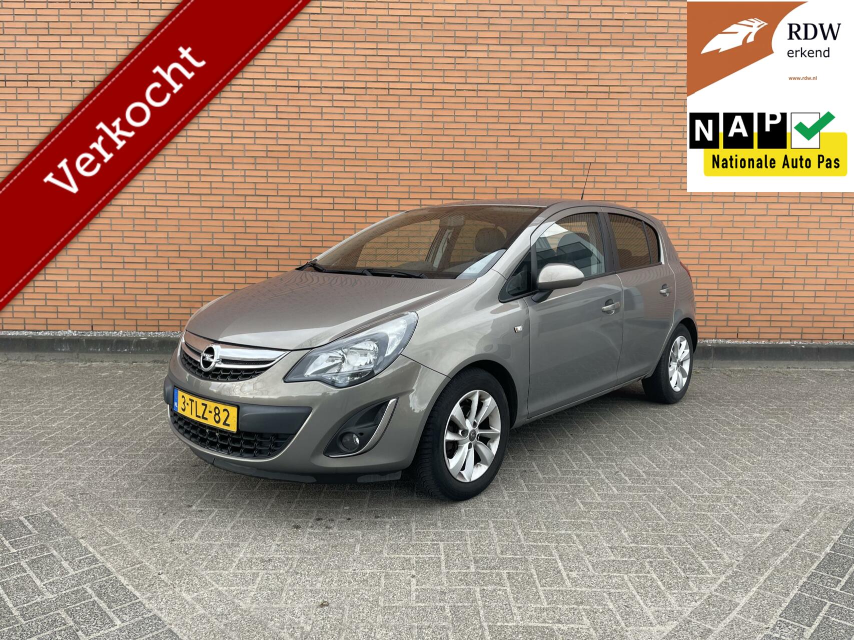 Opel Corsa 1.2-16V 2014 Design Edition AUT | 117DKM | NAP 2014 - voorkant