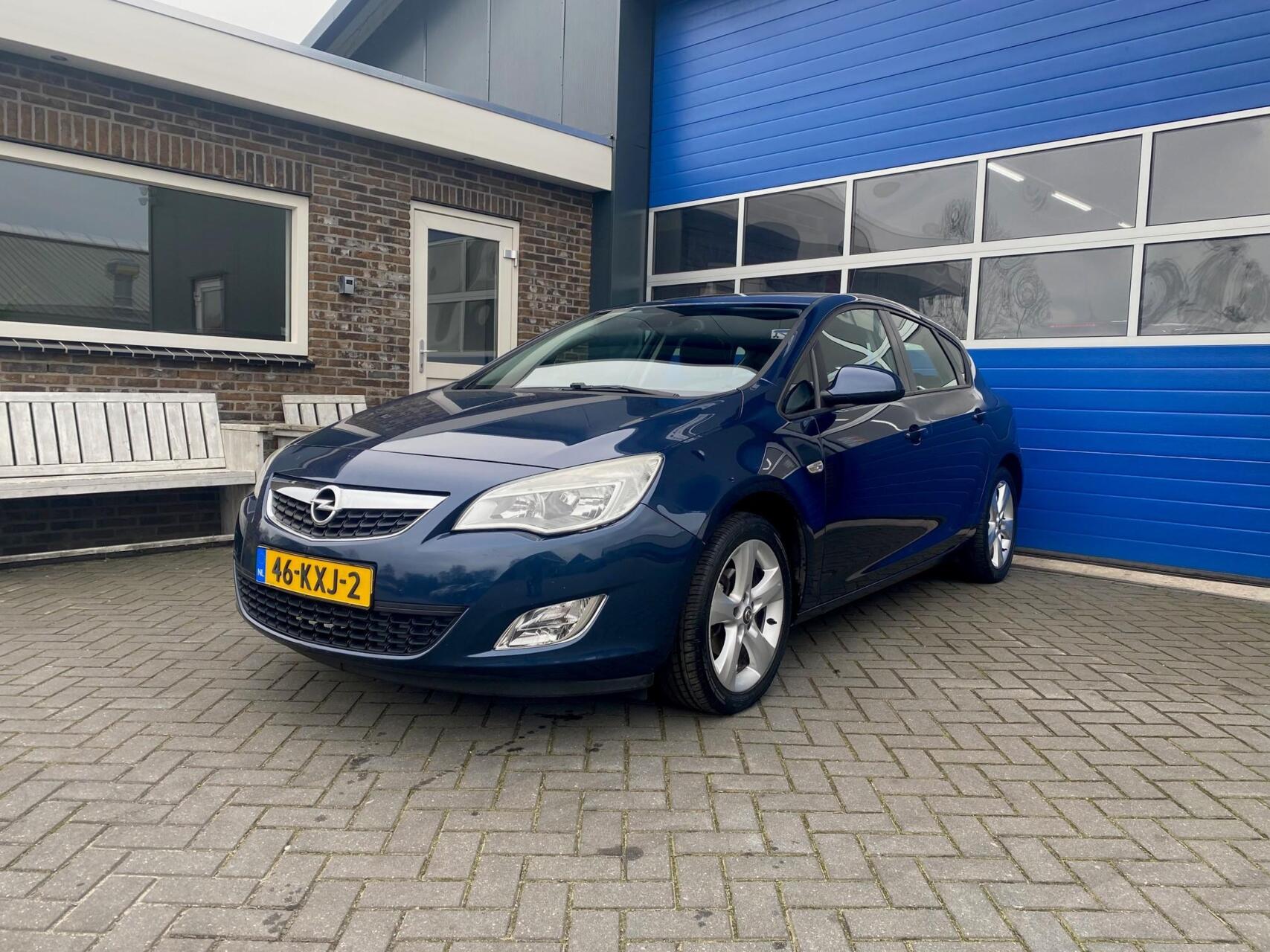 Opel Astra 1.6 Edition Cruise trekhaak airco 2010 - voorkant