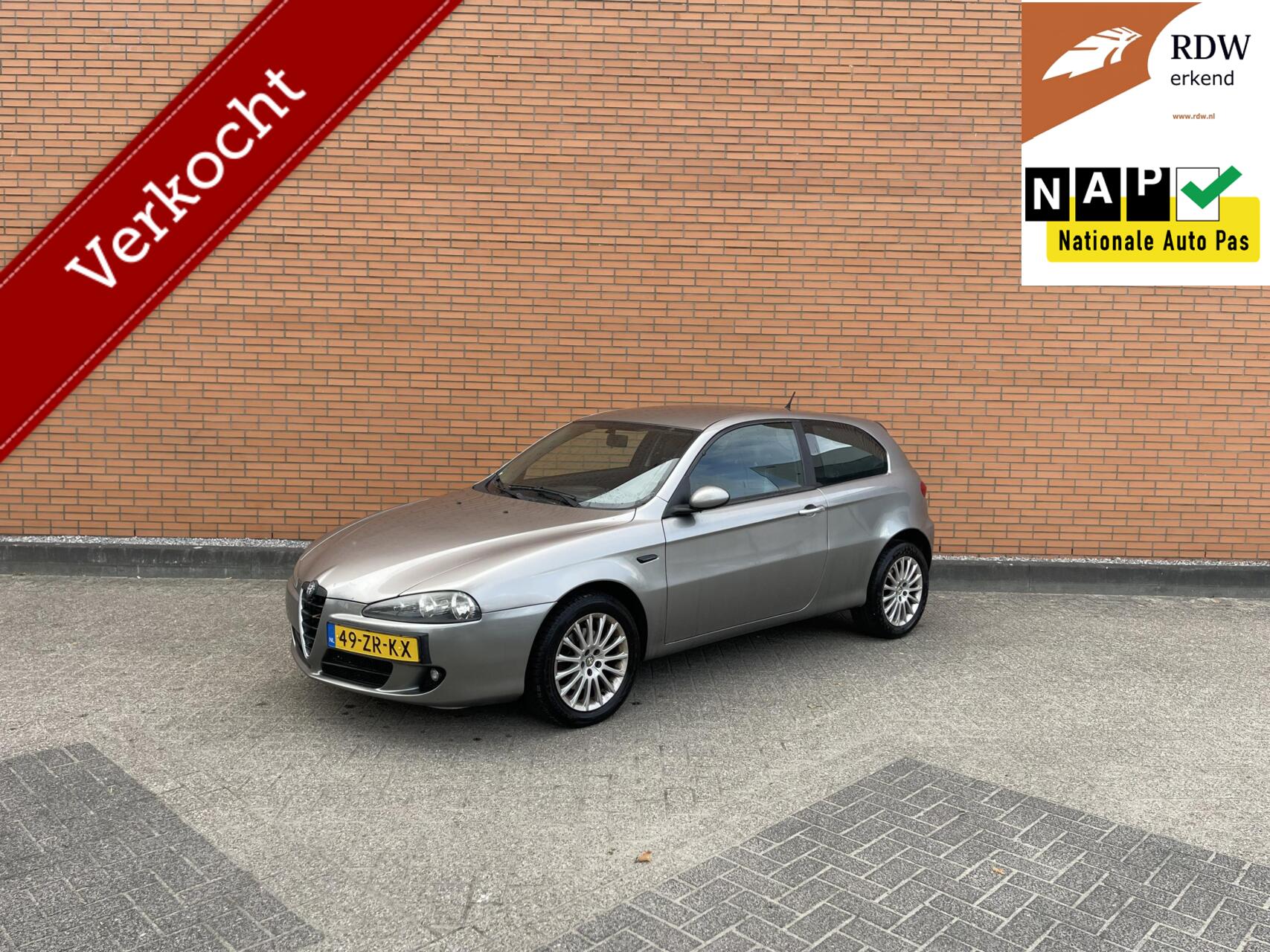 Alfa Romeo 147 1.6 242DKM | NAP | APPLE | APK-26 | CRUISE | 2008 - voorkant