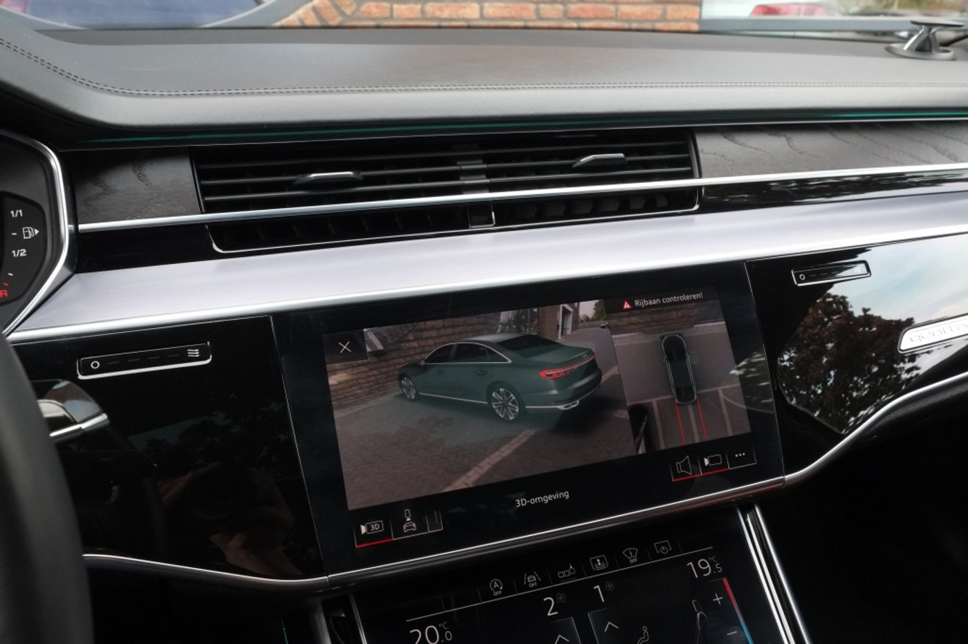 Foto van Audi A8 L