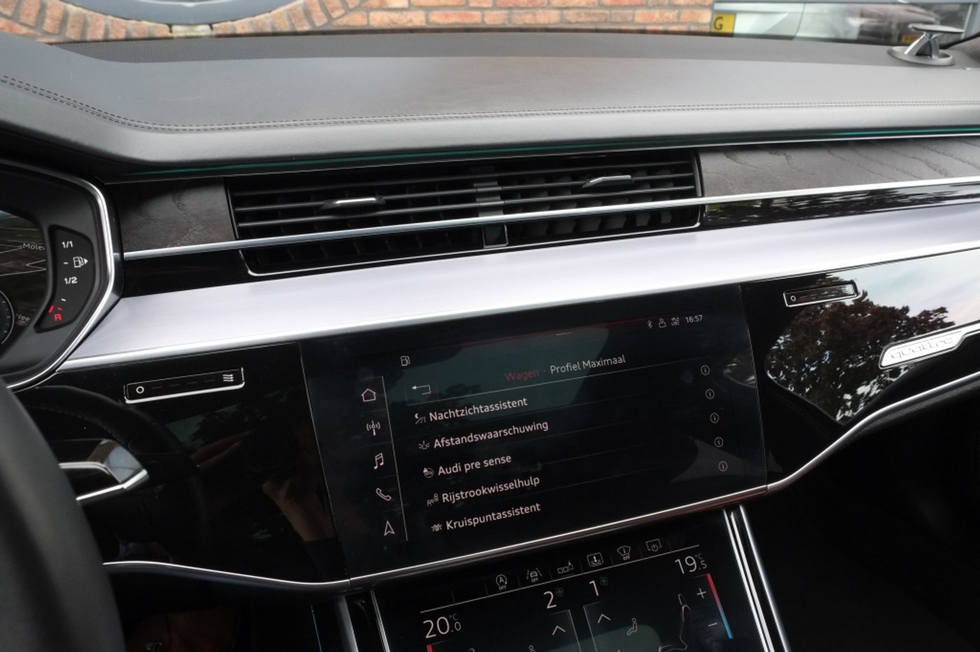 Foto van Audi A8 L