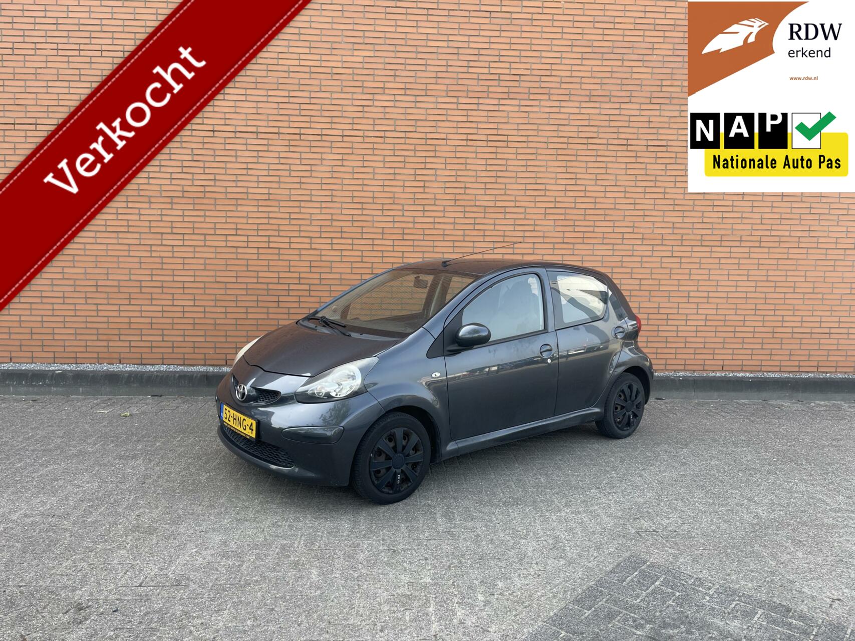 Toyota Aygo 1.0 228DKM | NAP | ZUINIG | ELEK-RAMEN | 5DRS | 2009 - voorkant
