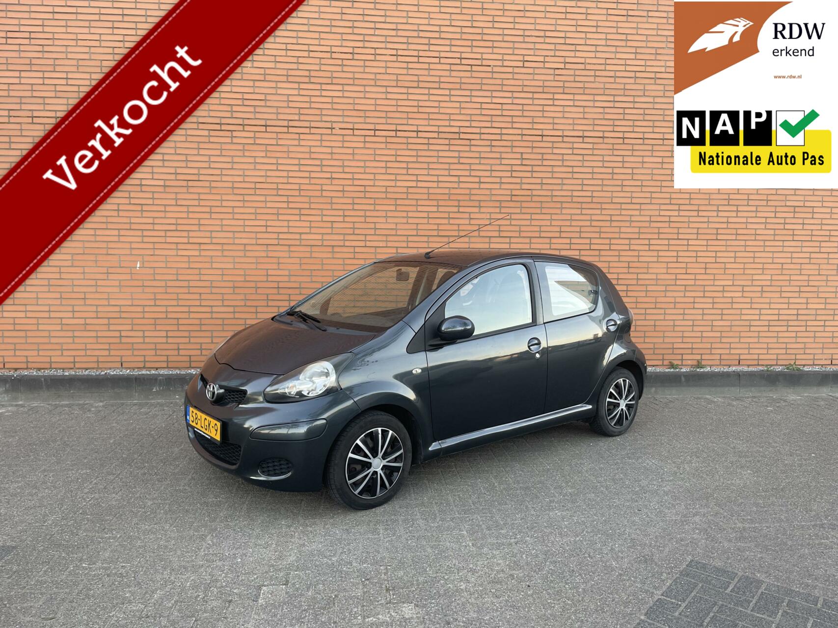 Toyota Aygo 1.0 2010 171DKM | NAP | AIRCO | KOPPELING VV | 2010 - voorkant