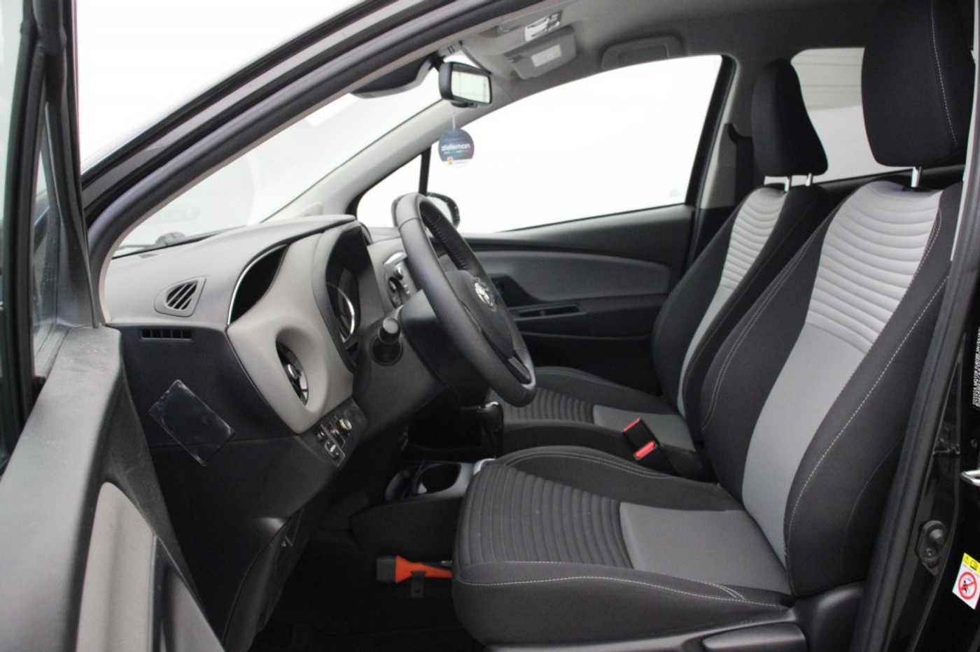 Foto van Toyota Toyota Yaris Hybrid