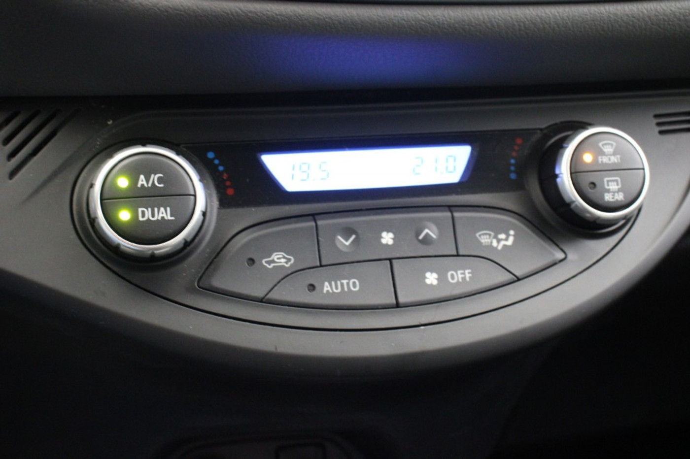 Foto van Toyota Toyota Yaris Hybrid