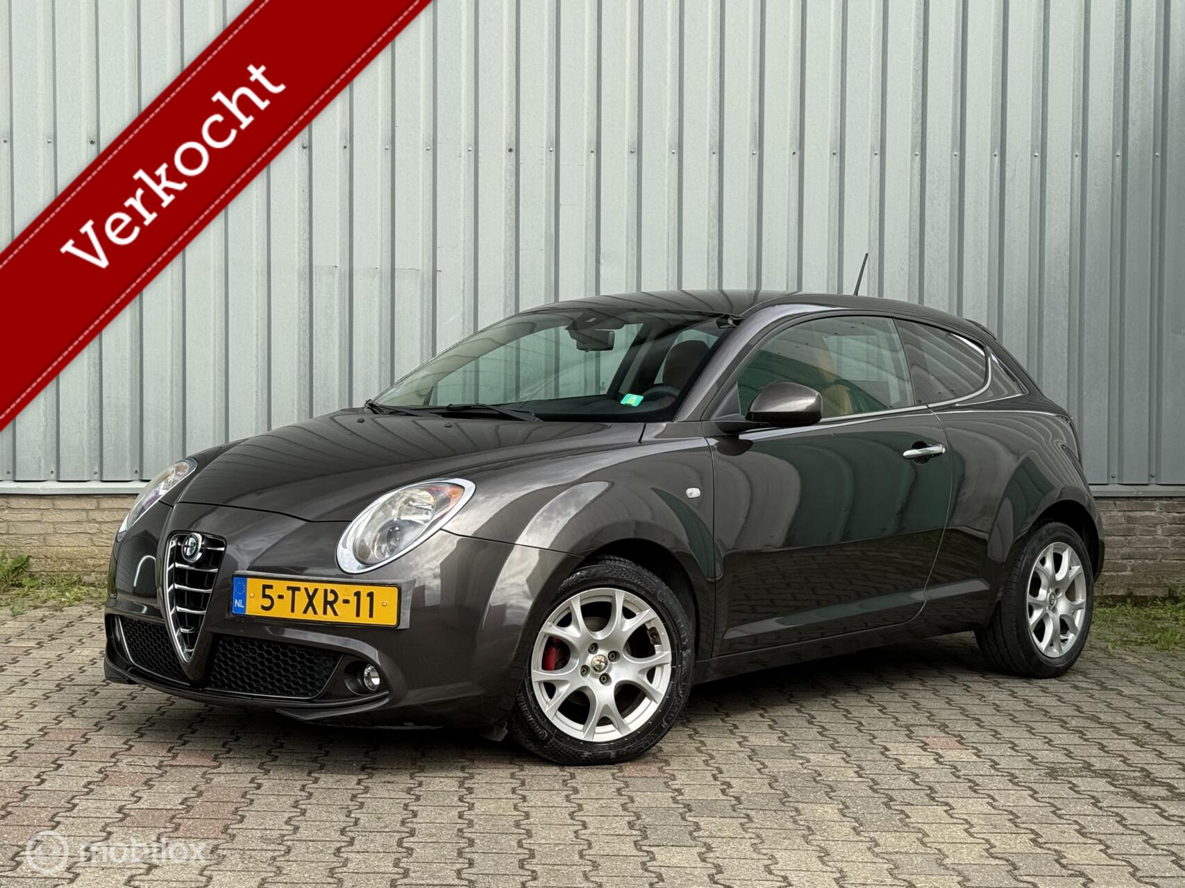 Alfa Romeo Alfa Mito 0.9 TwinAir Esclusivo | Leder | Cruise | ECC 2014 - voorkant