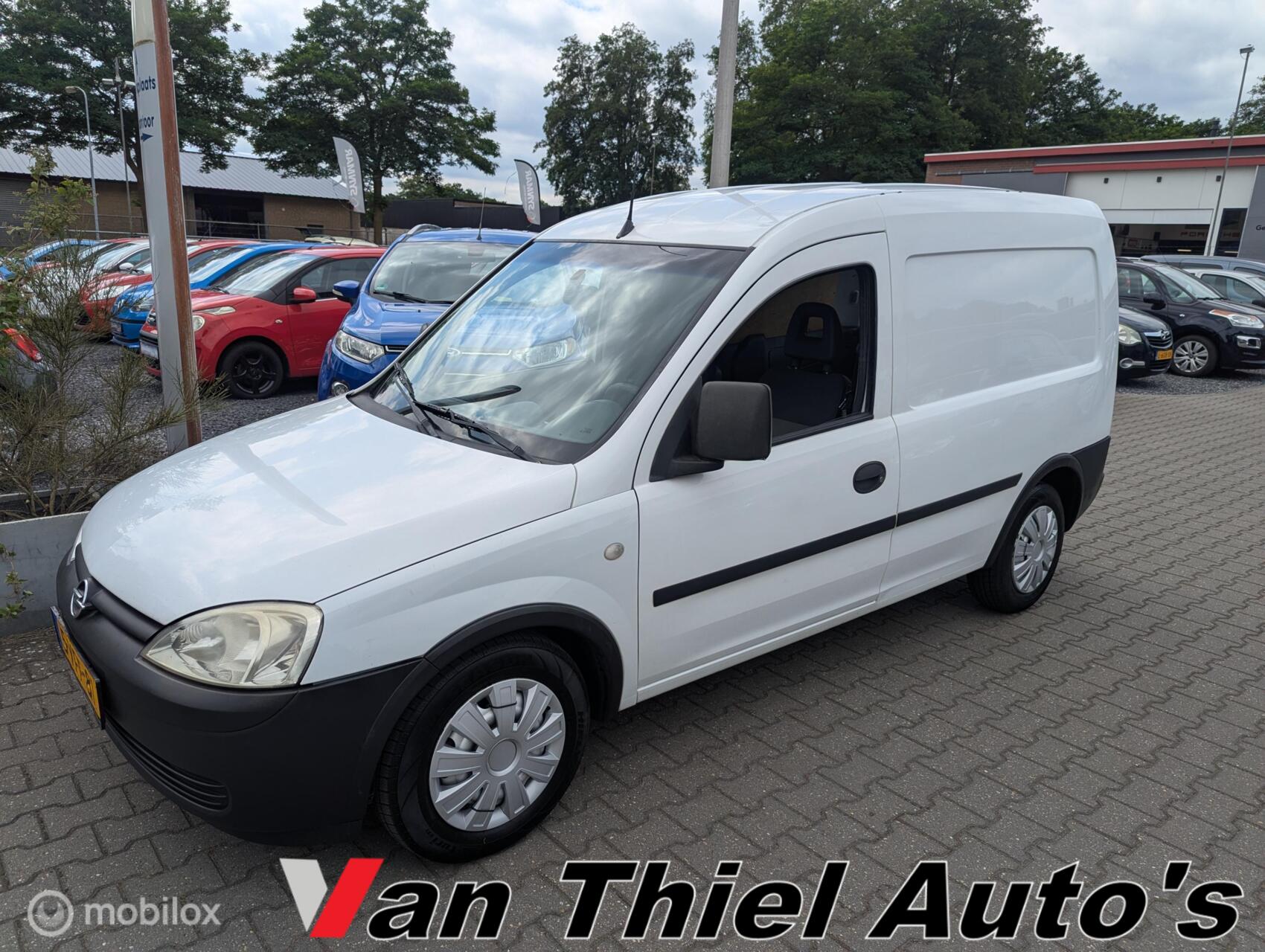 Opel Combo 1.3 CDTi Base euro 5 2009 - voorkant