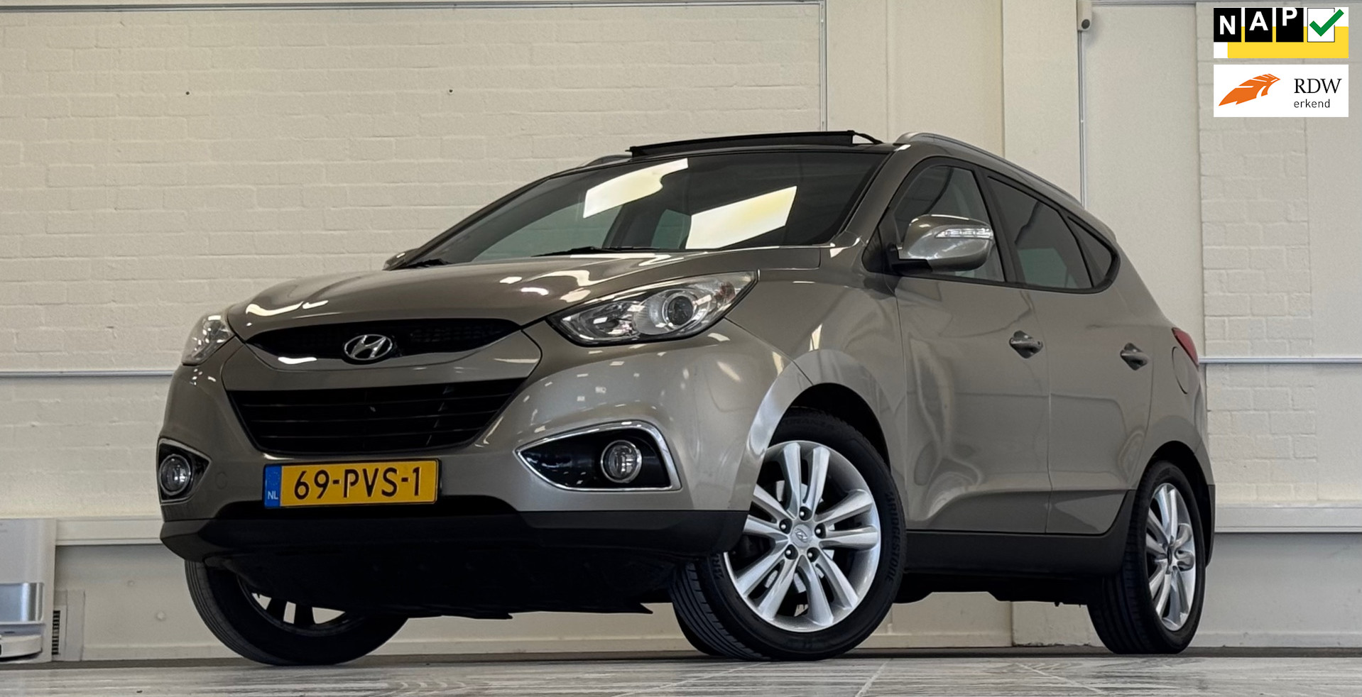 Hyundai Ix35 2.0i i-Catcher Lerenbekleding Camera Navi APK 5-2027 2011 - voorkant