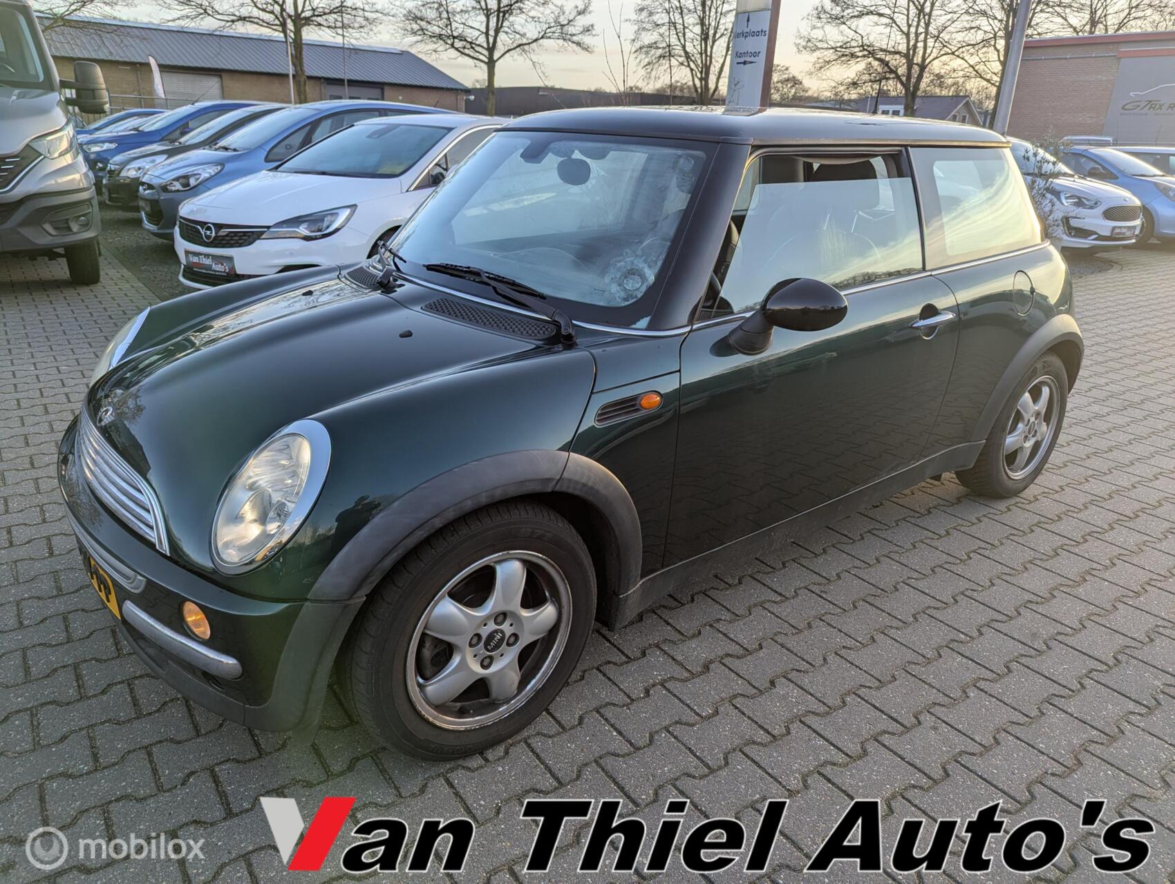 Mini Mini Cooper 1.6 Cooper Chili leder/pano/cruis 2003 - voorkant