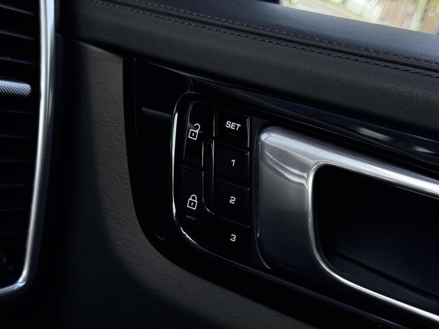 Foto van Porsche Cayenne E-hybrid