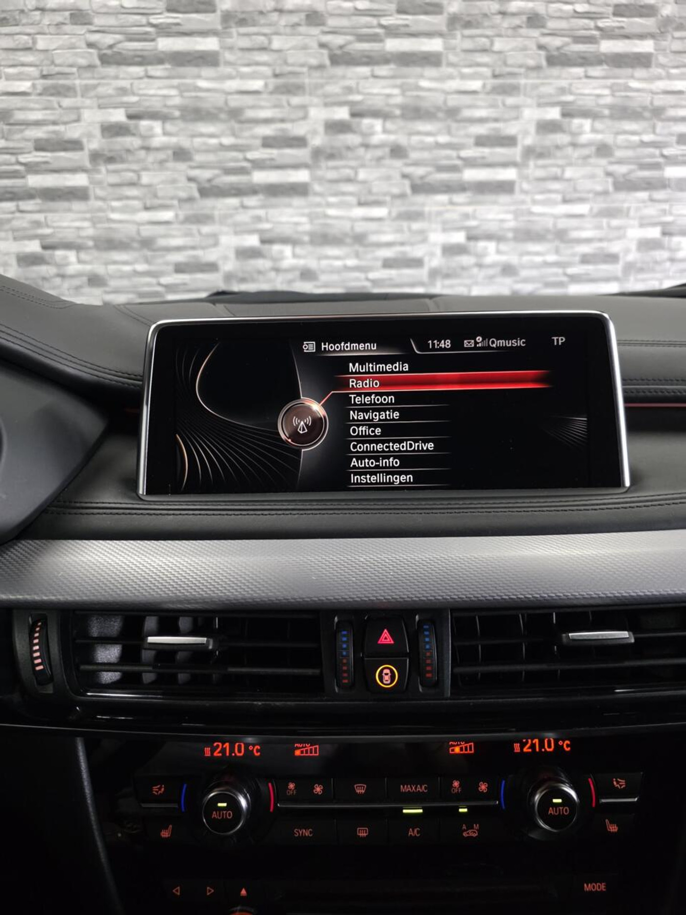 Foto van BMW X6 M50d