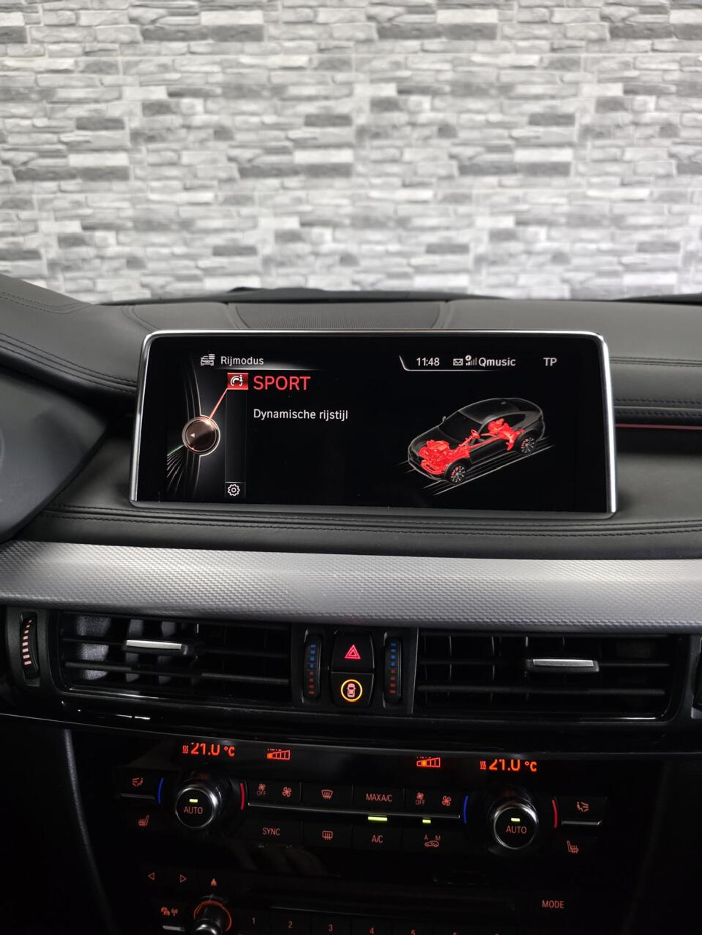 Foto van BMW X6 M50d