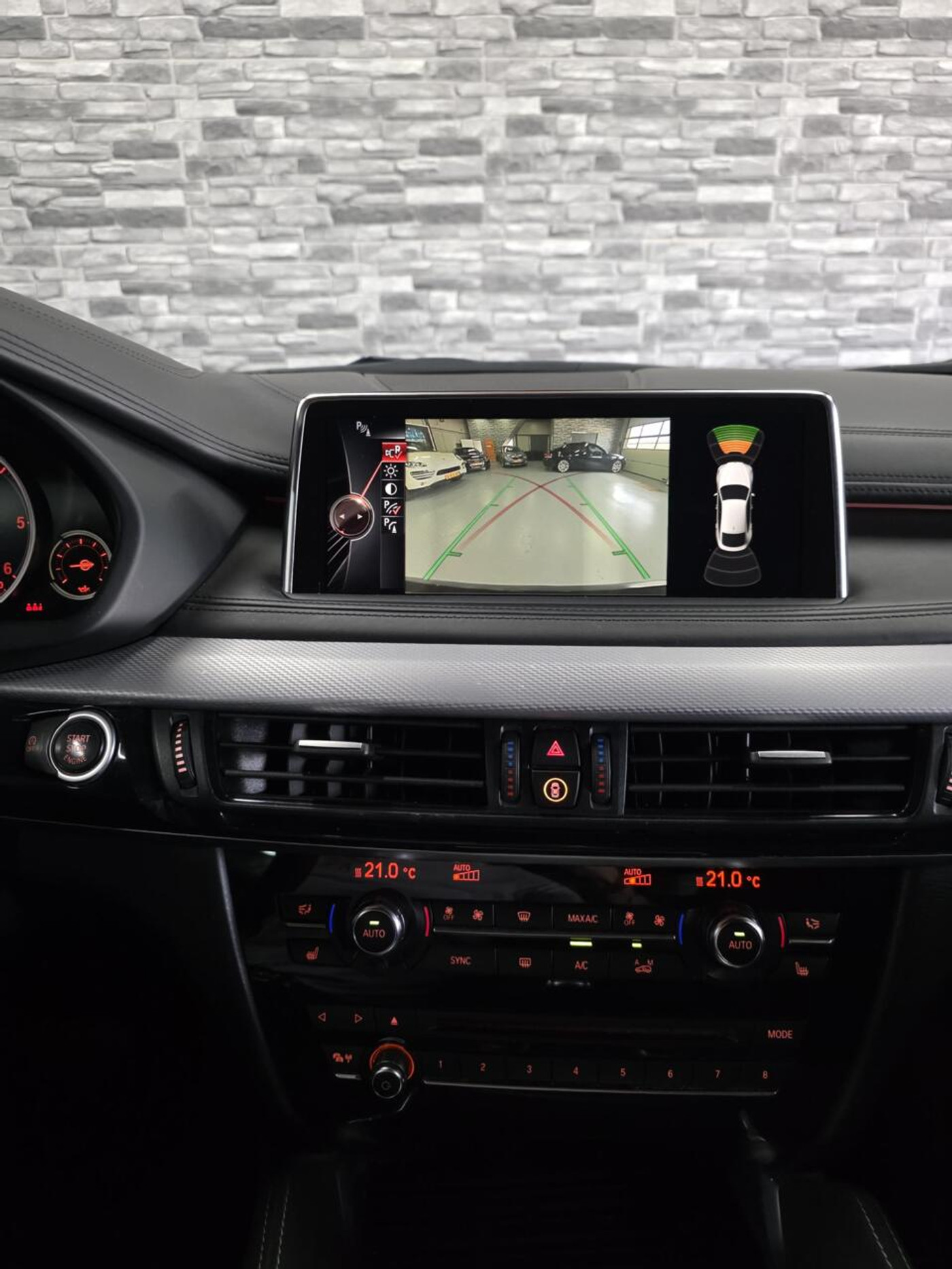 Foto van BMW X6 M50d