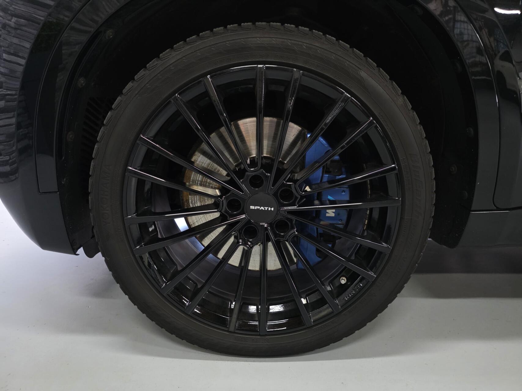 Foto van BMW X6 M50d