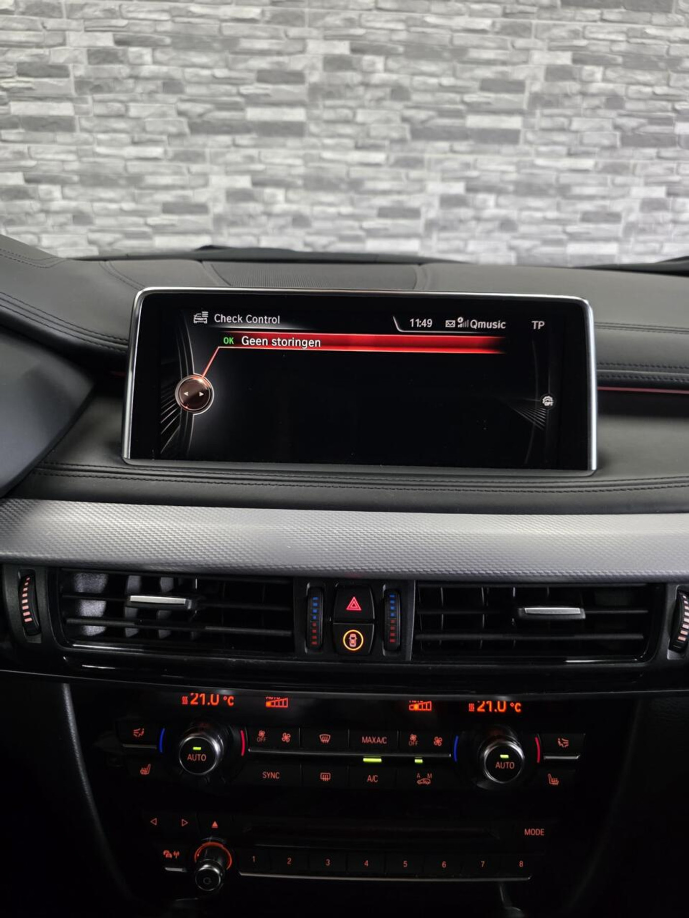 Foto van BMW X6 M50d