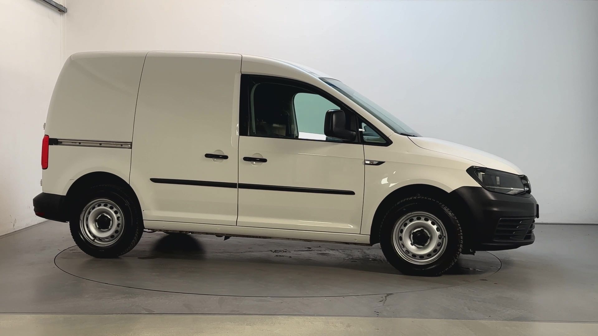 Foto van Volkswagen Caddy Modified Partition Wall