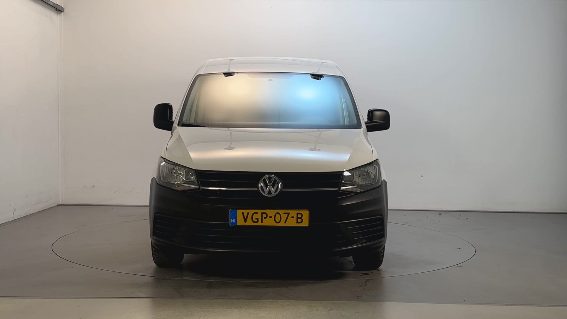 Foto van Volkswagen Caddy Modified Partition Wall