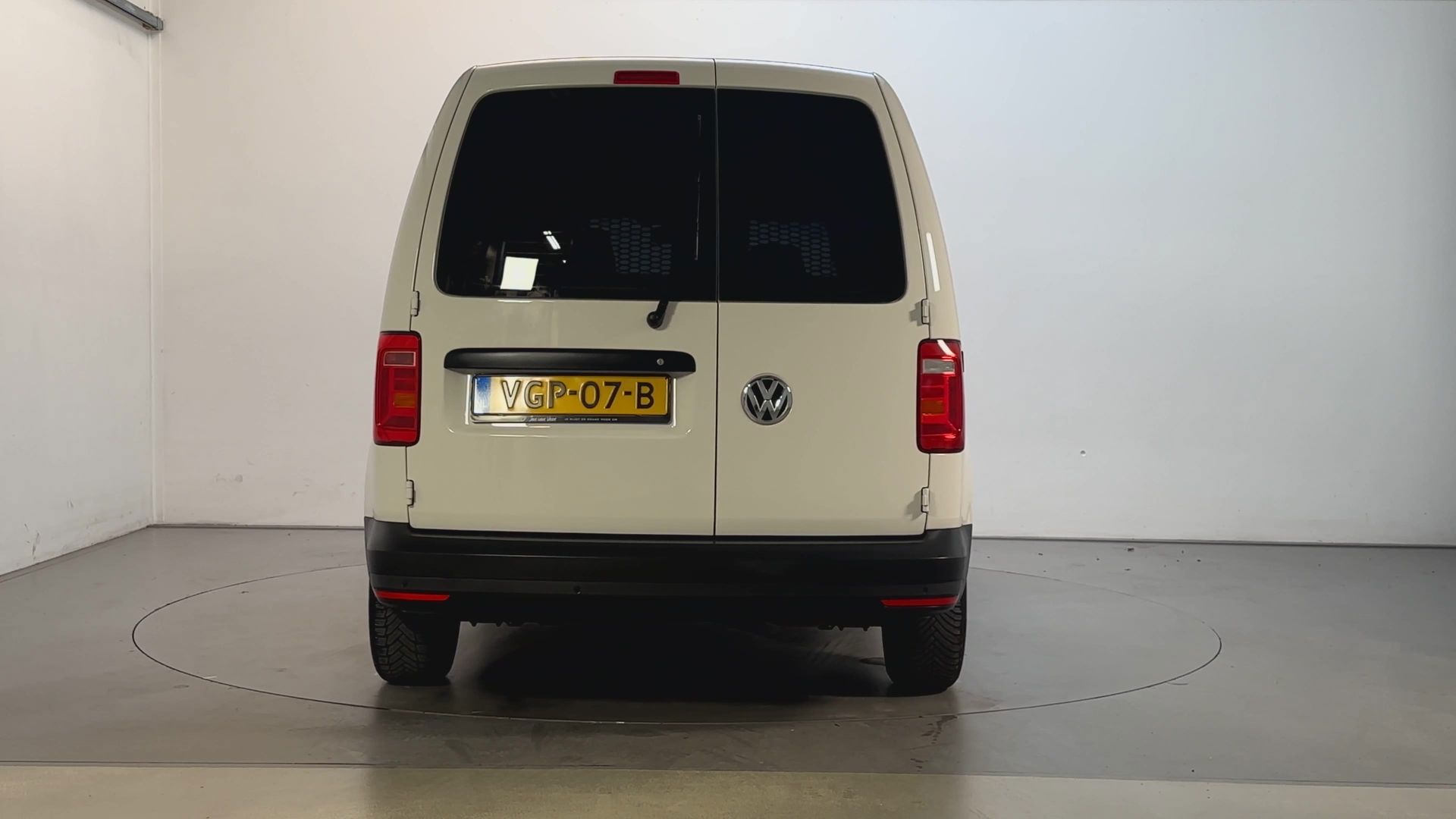 Foto van Volkswagen Caddy Modified Partition Wall