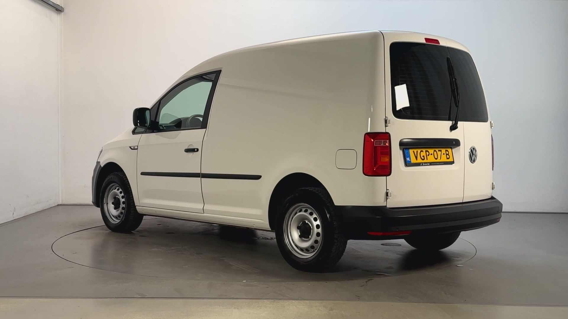 Foto van Volkswagen Caddy Modified Partition Wall